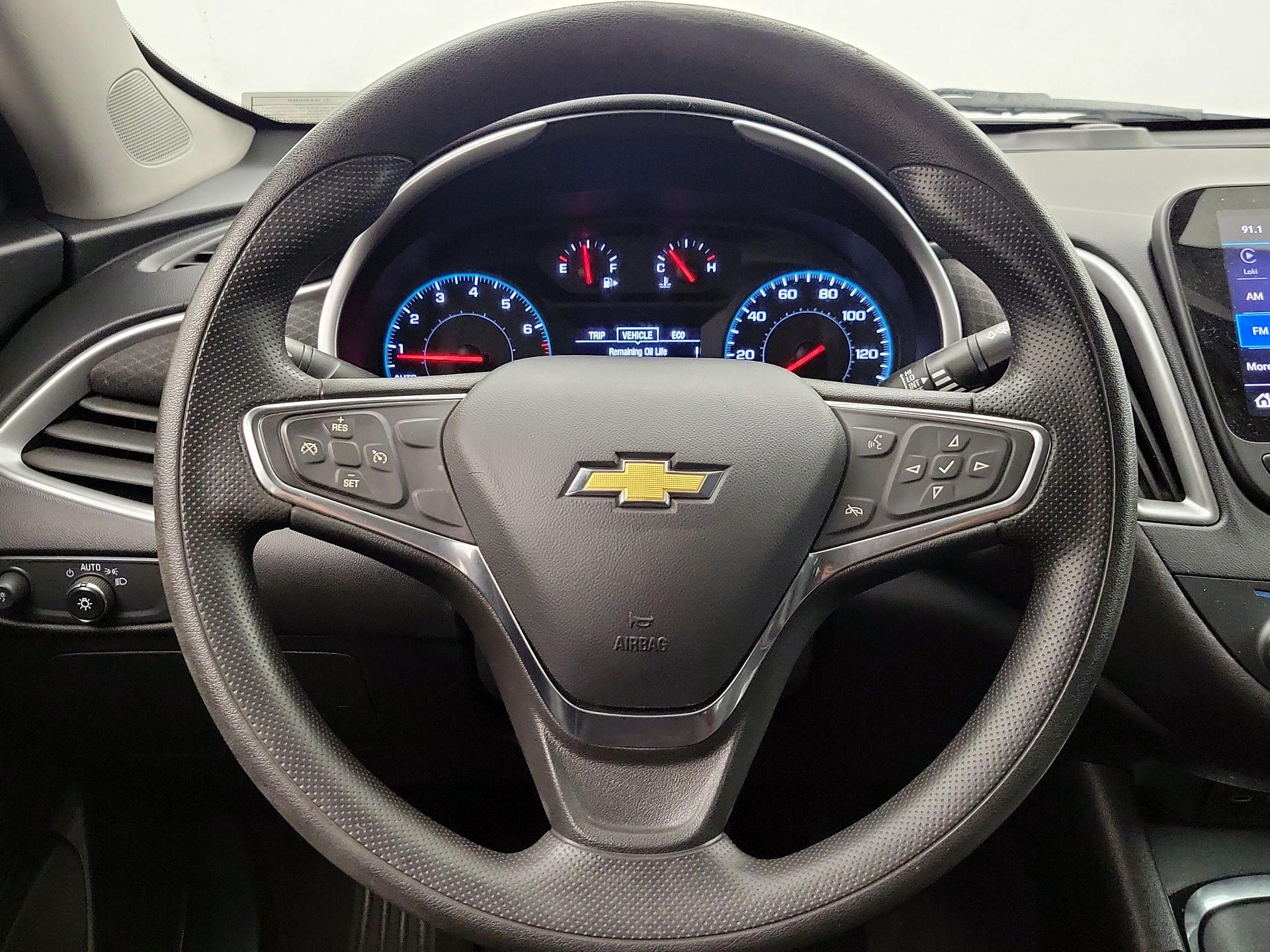 Thumbnail: 2022 Chevrolet Malibu - 10
