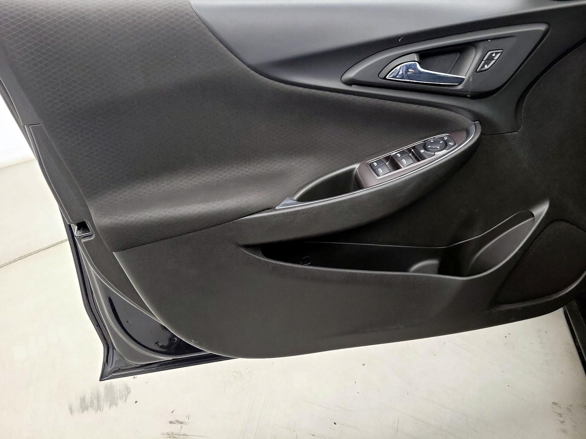 Thumbnail: 2022 Chevrolet Malibu - 12