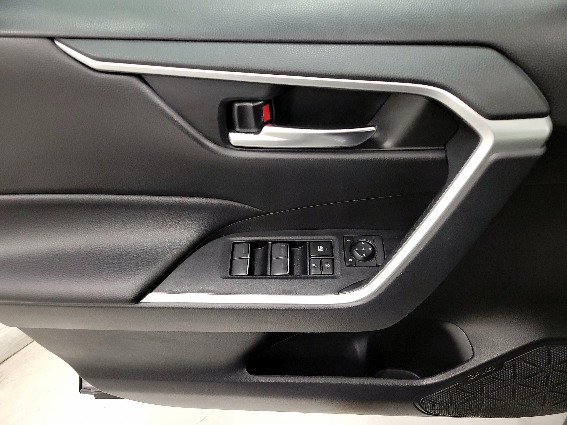Thumbnail: 2023 Toyota RAV4 - 12
