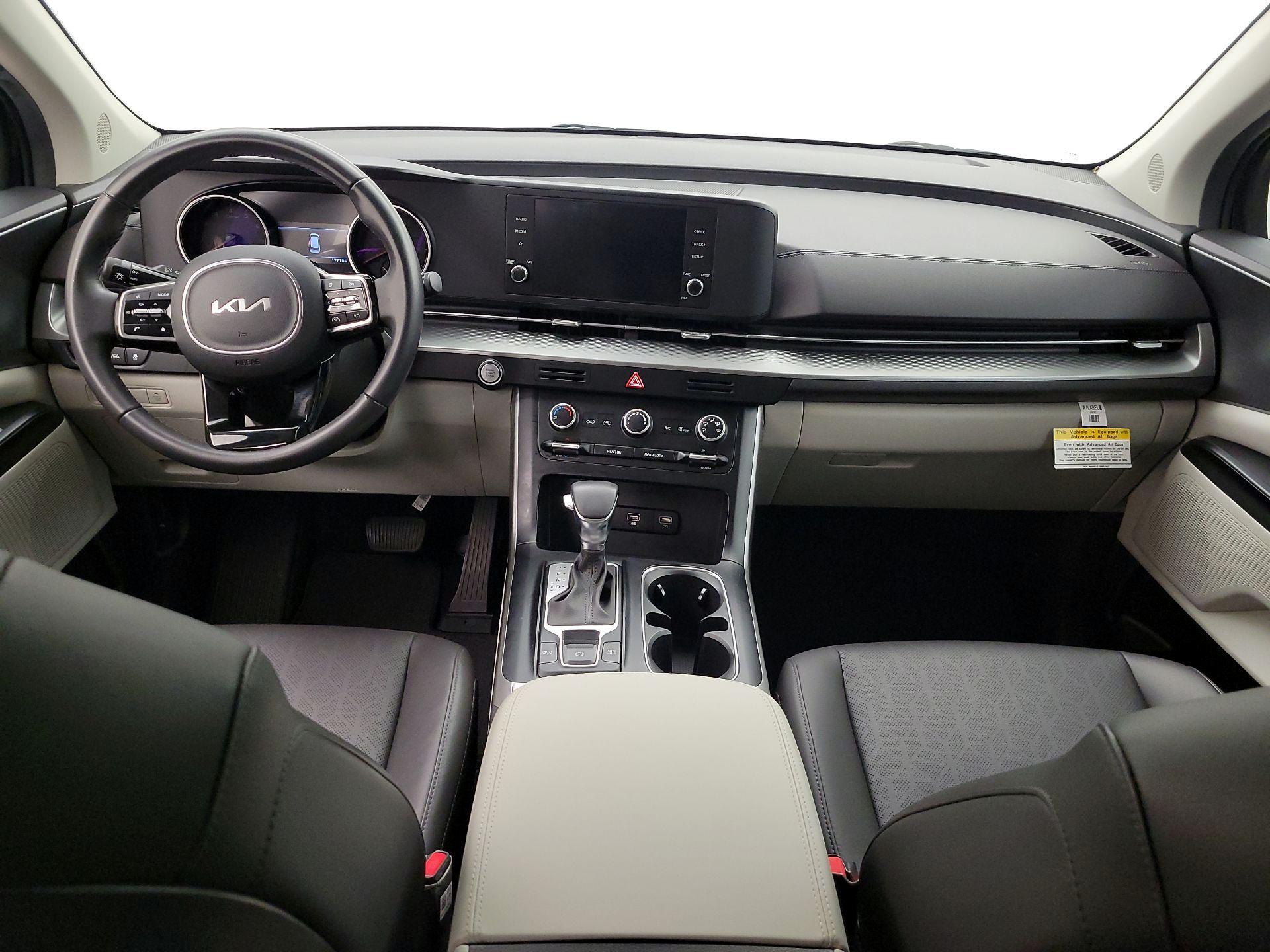 Thumbnail: 2023 Kia Carnival - 9