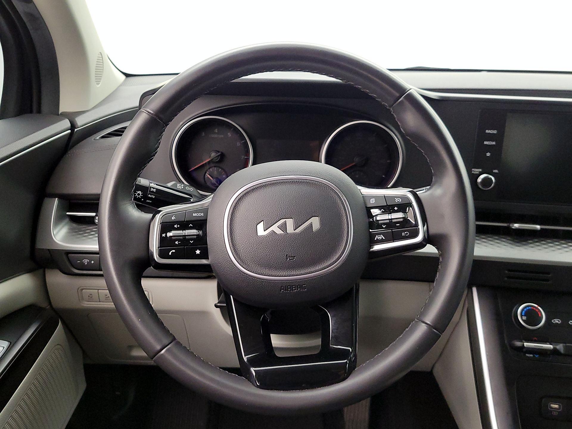 Thumbnail: 2023 Kia Carnival - 10
