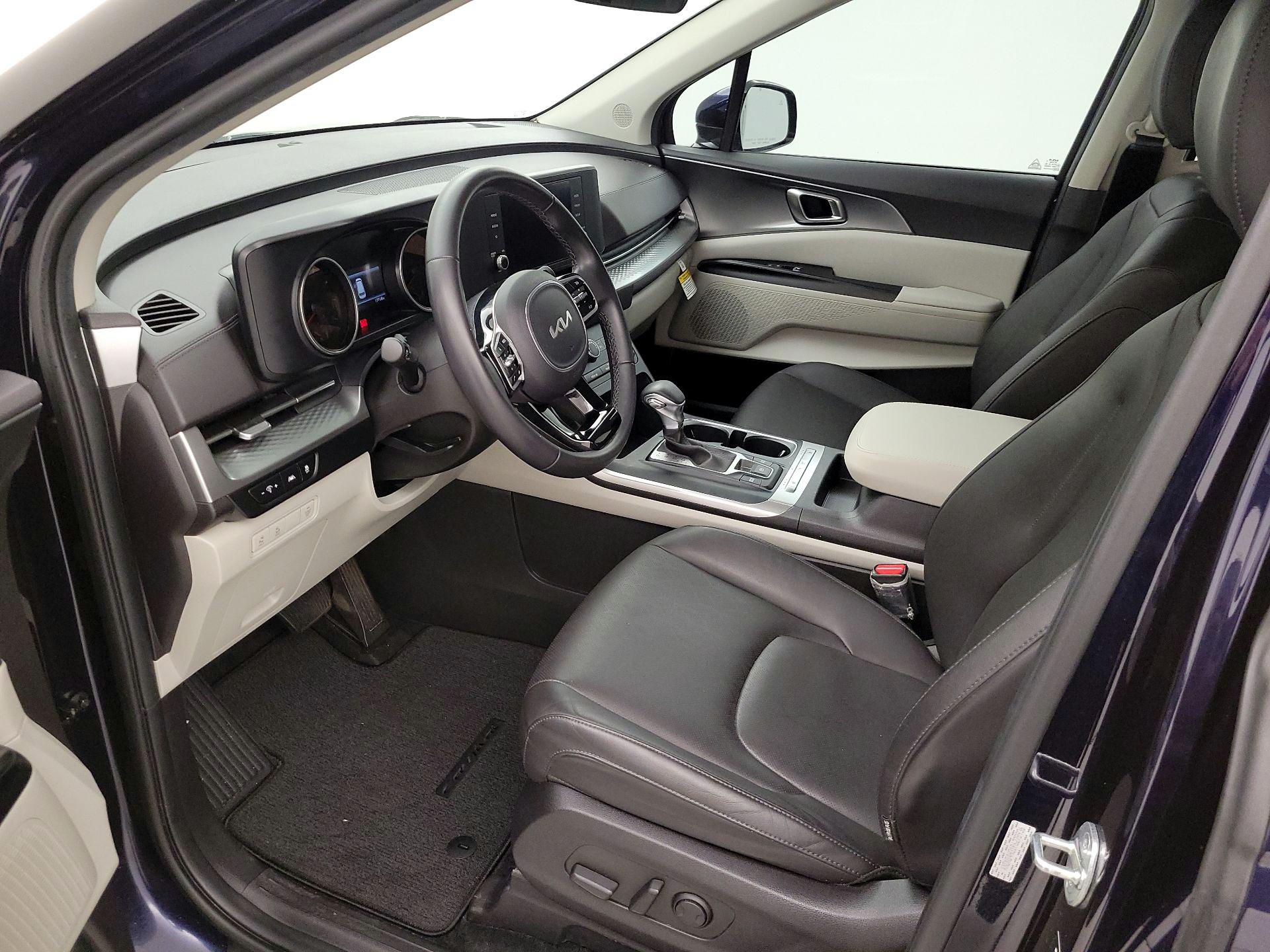 Thumbnail: 2023 Kia Carnival - 11