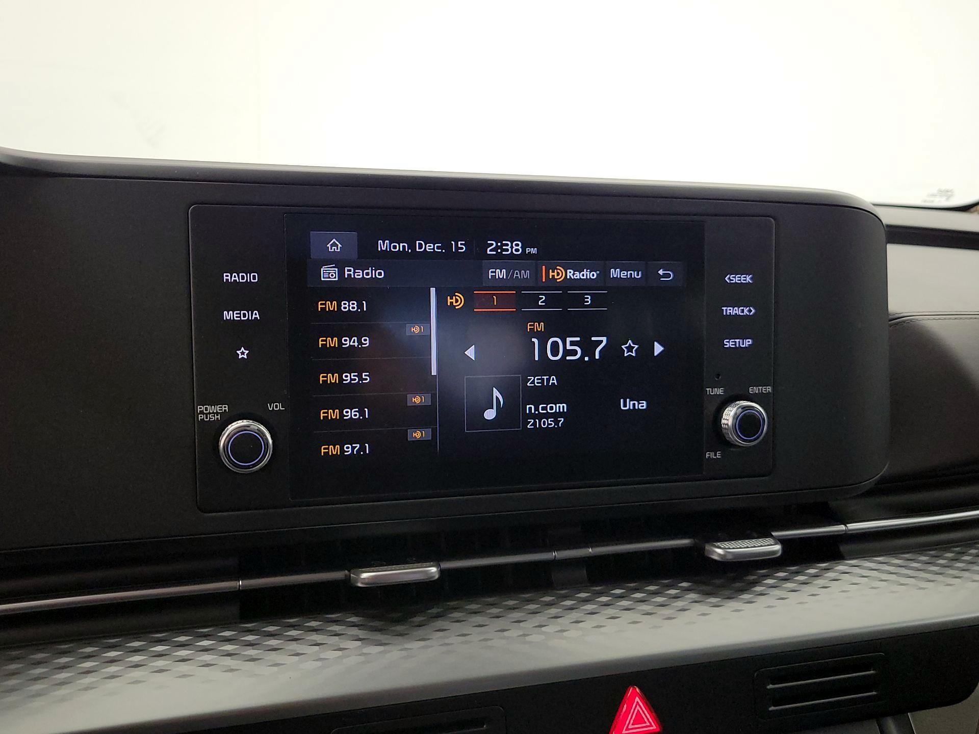 Thumbnail: 2023 Kia Carnival - 15