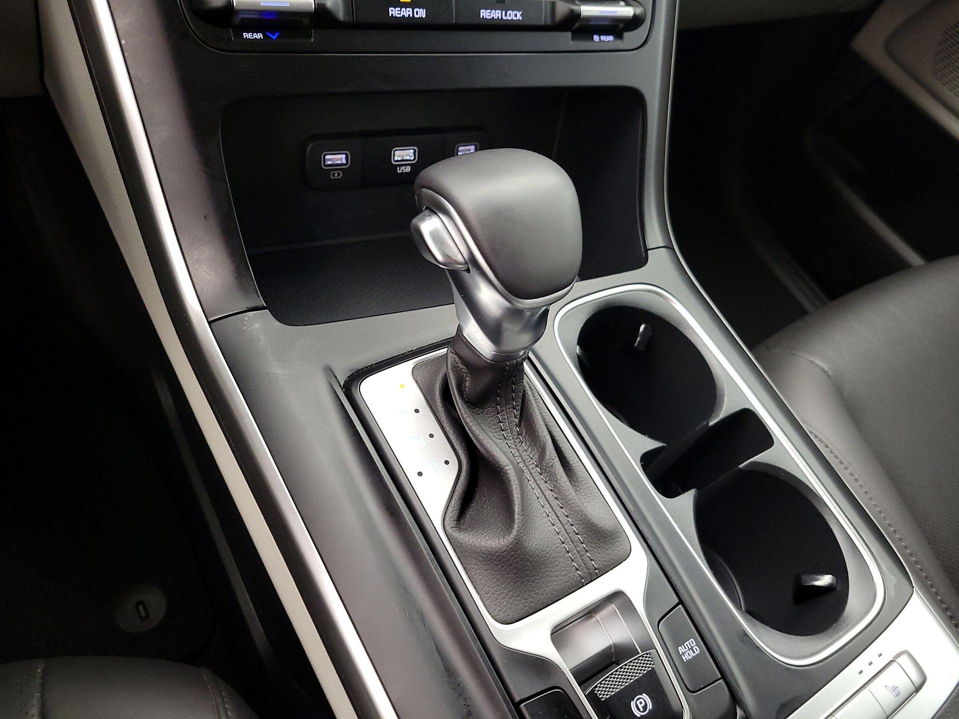 Thumbnail: 2023 Kia Carnival - 17