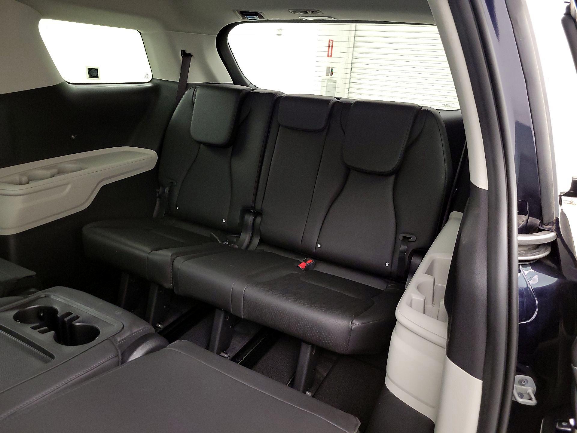 Thumbnail: 2023 Kia Carnival - 20