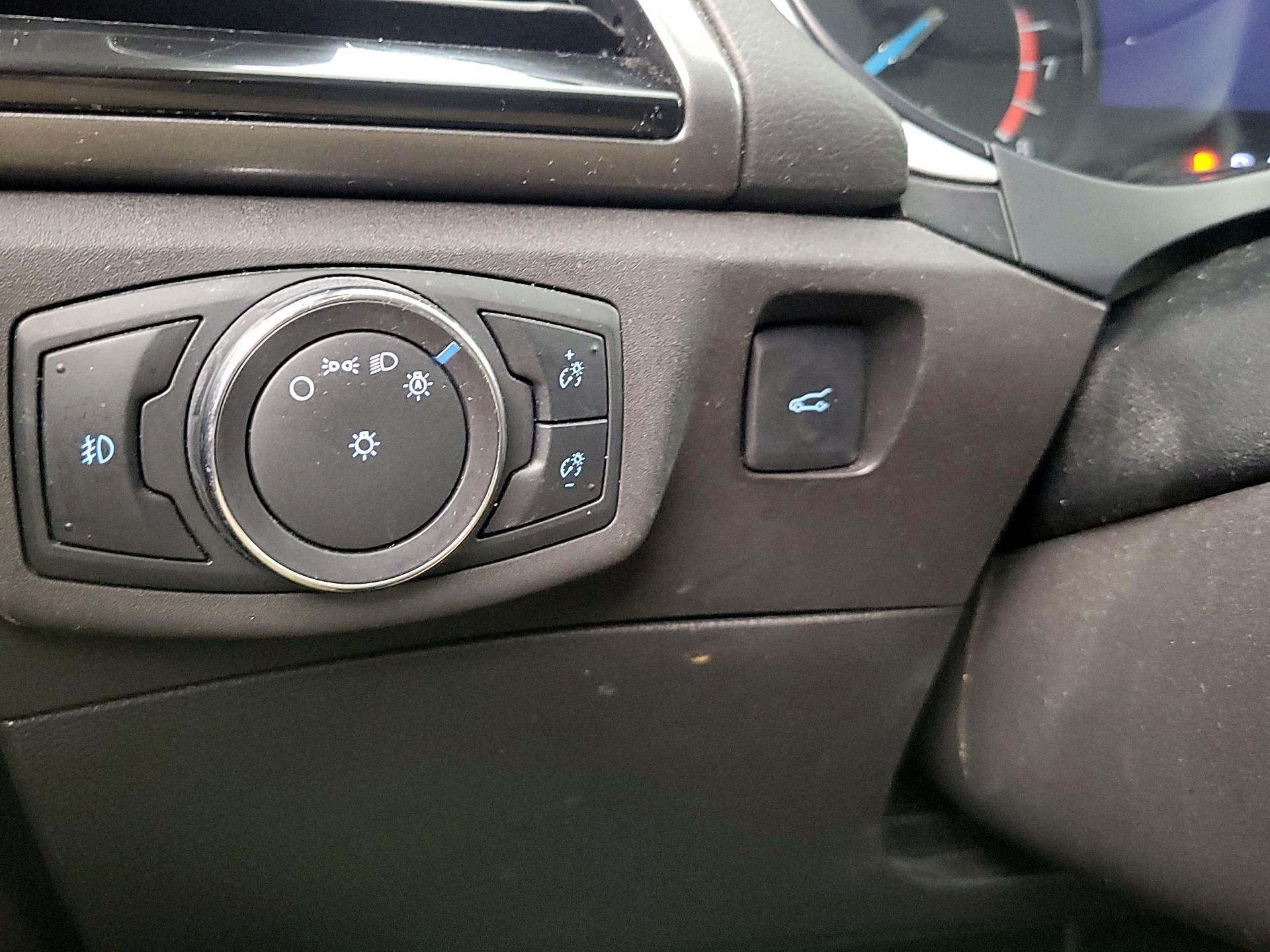 Thumbnail: 2015 Ford Fusion - 13