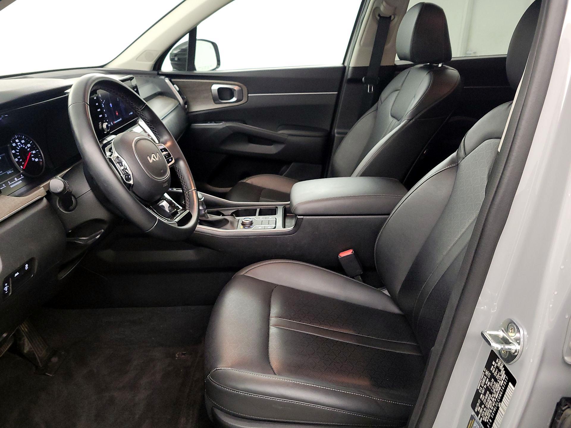 Thumbnail: 2022 Kia Sorento - 11