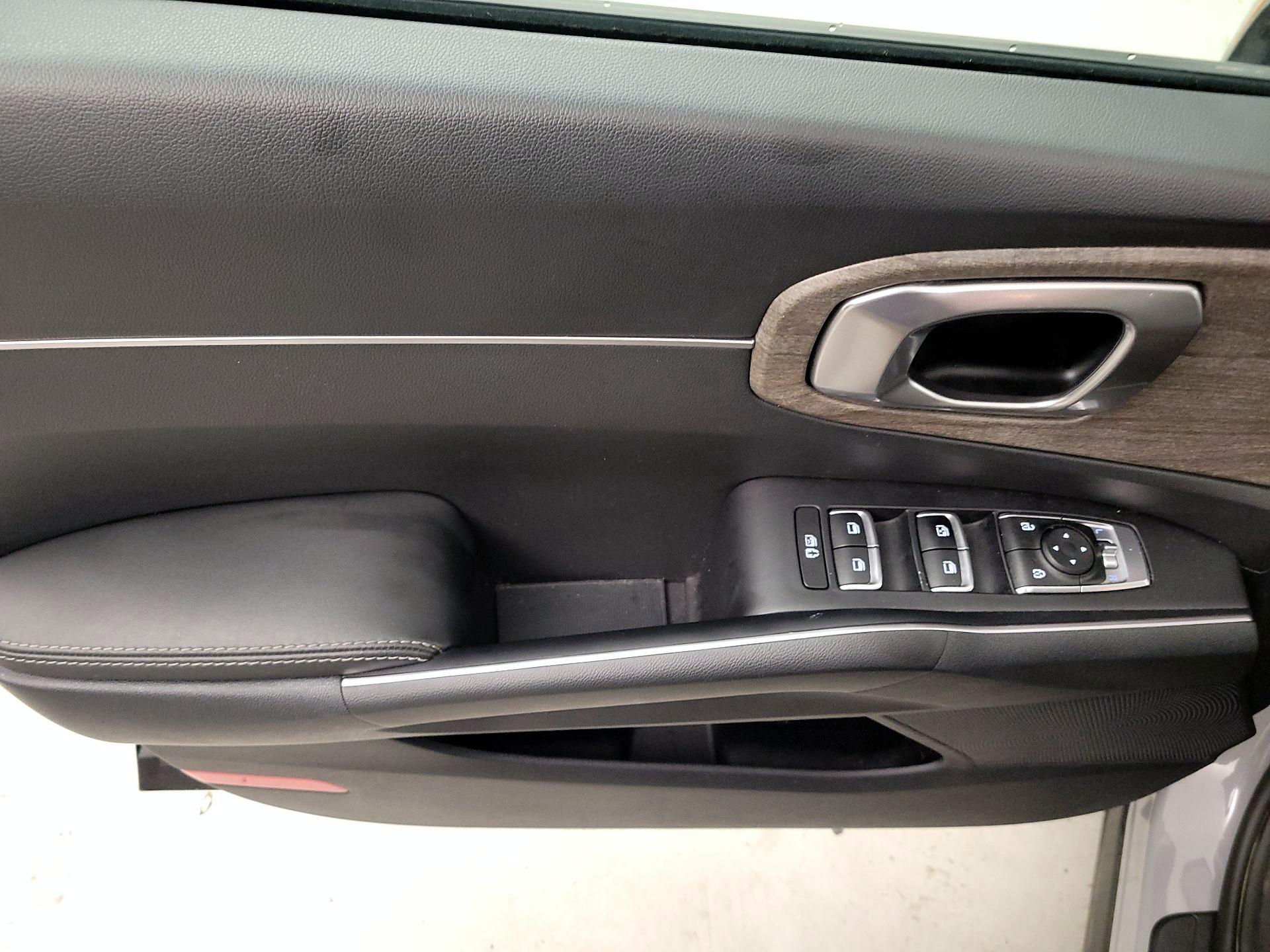 Thumbnail: 2022 Kia Sorento - 12