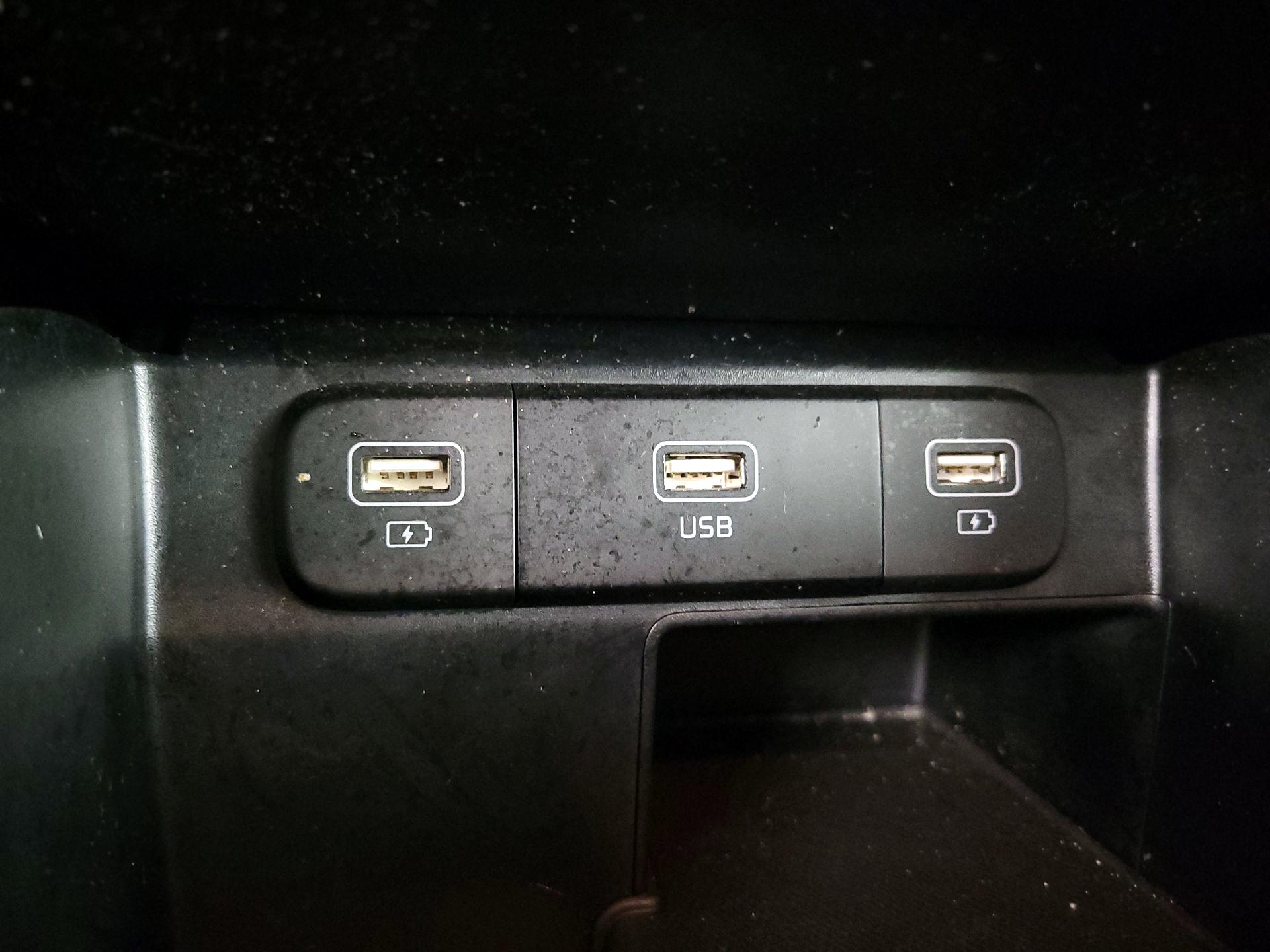 Thumbnail: 2022 Kia Sorento - 19