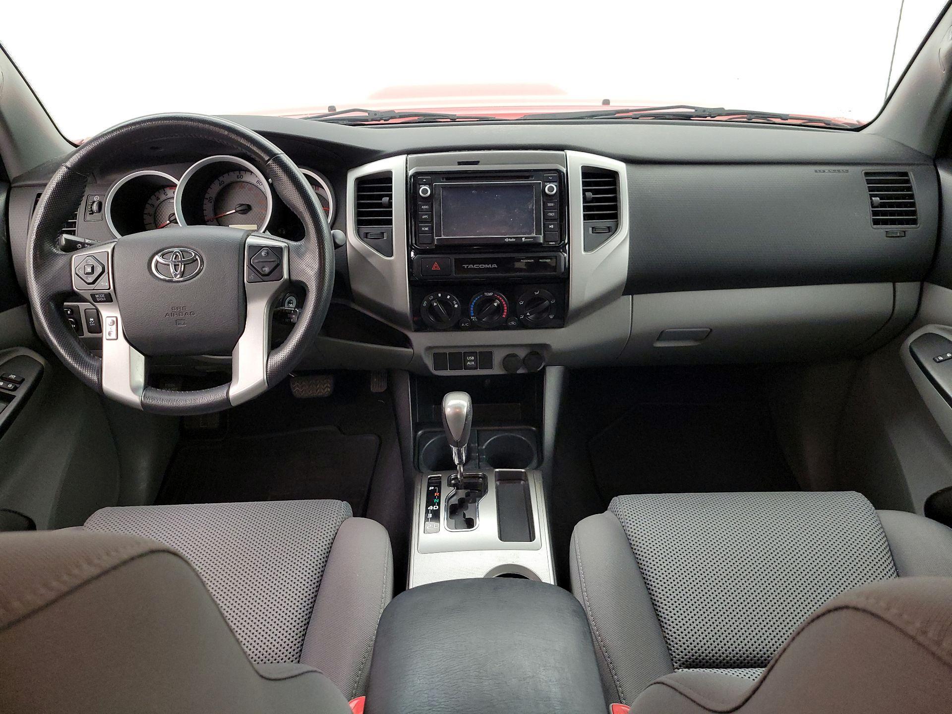 Thumbnail: 2015 Toyota Tacoma - 9