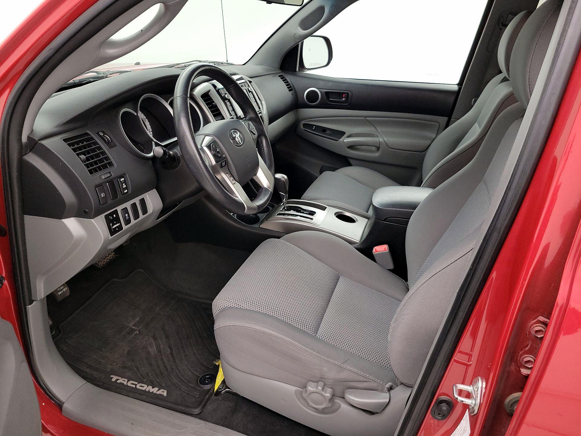 Thumbnail: 2015 Toyota Tacoma - 11