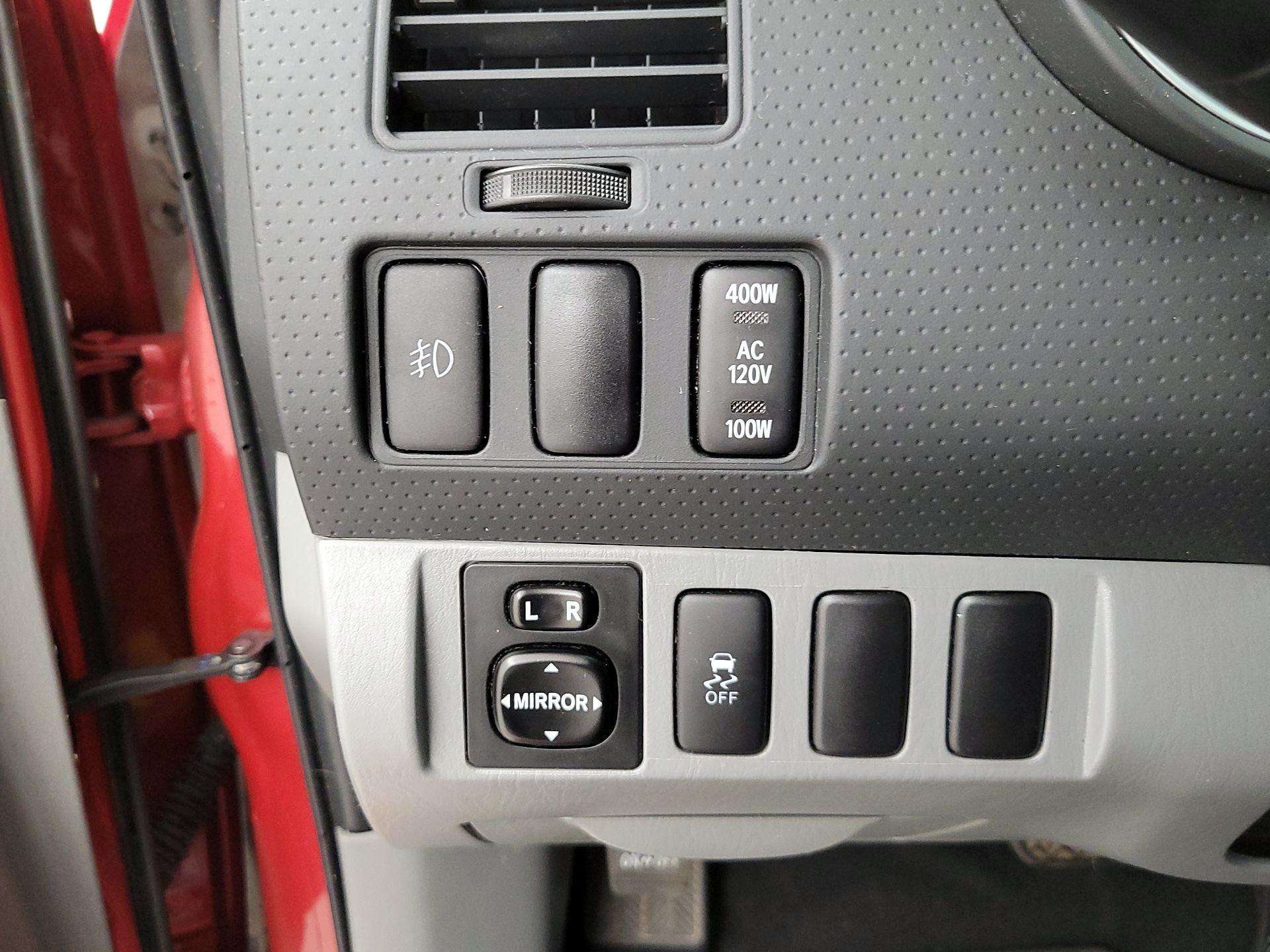 Thumbnail: 2015 Toyota Tacoma - 13