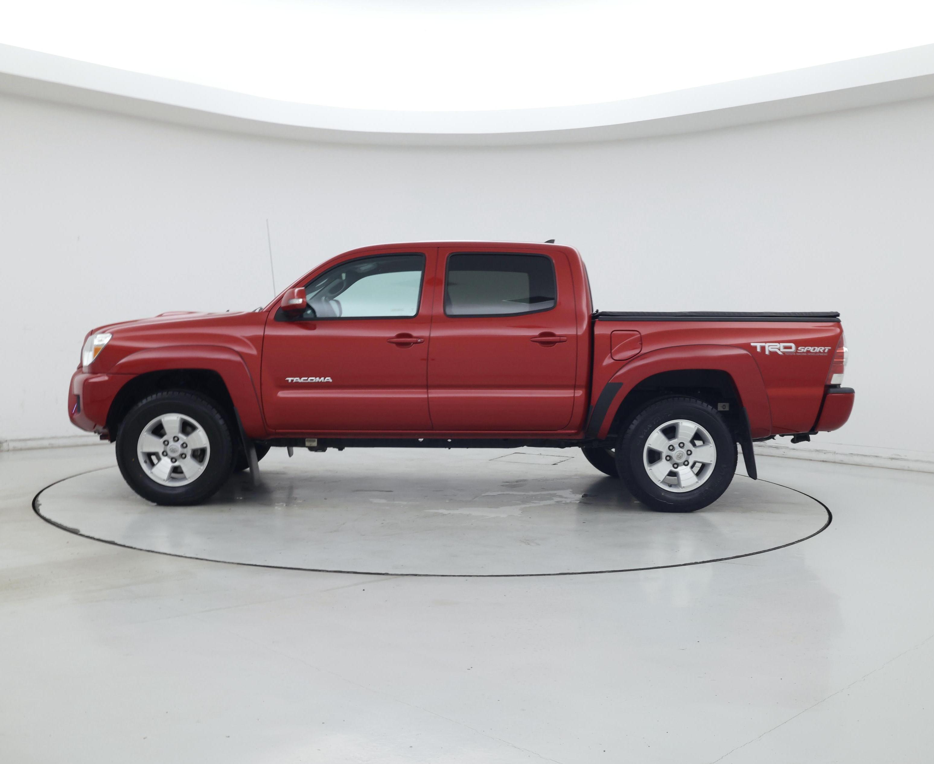 Thumbnail: 2015 Toyota Tacoma - 3