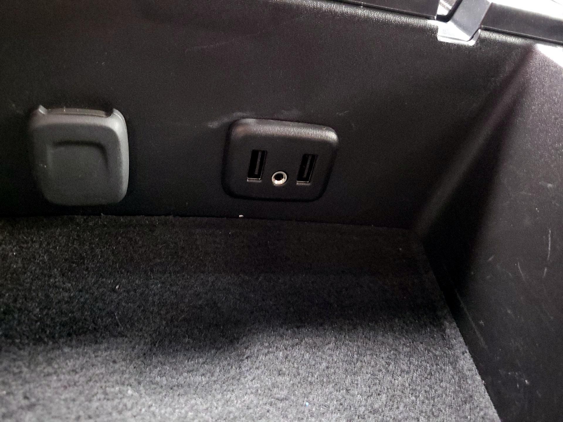 Thumbnail: 2018 Chevrolet Silverado 1500 - 19