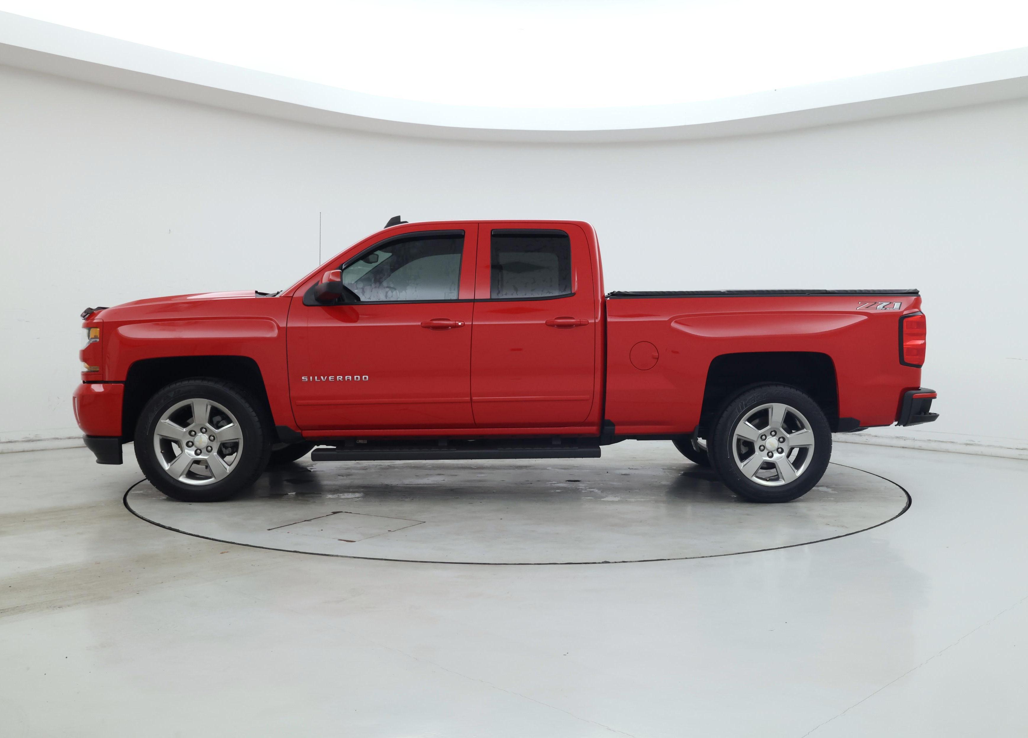 Thumbnail: 2018 Chevrolet Silverado 1500 - 3