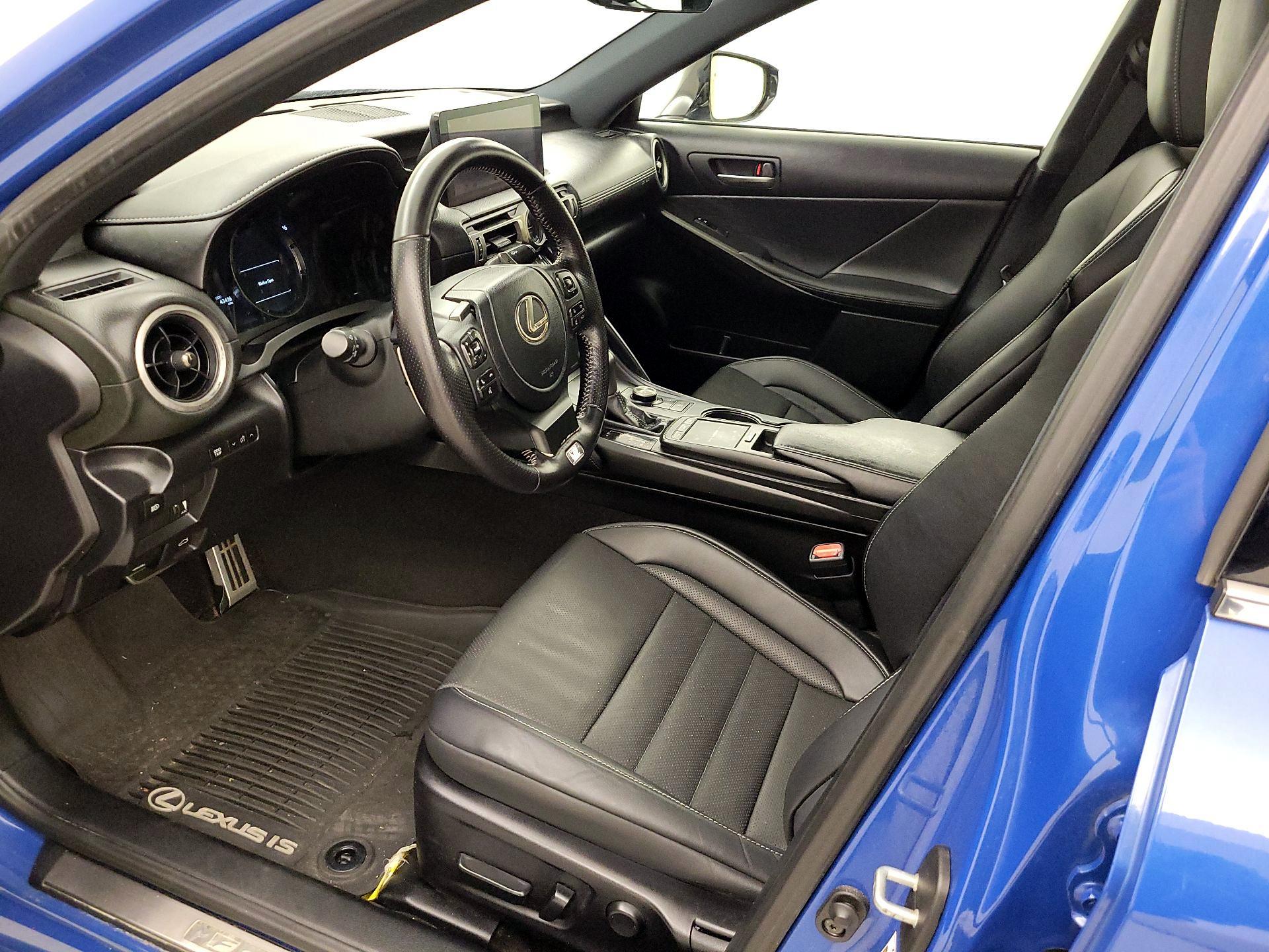 Thumbnail: 2022 Lexus IS - 11