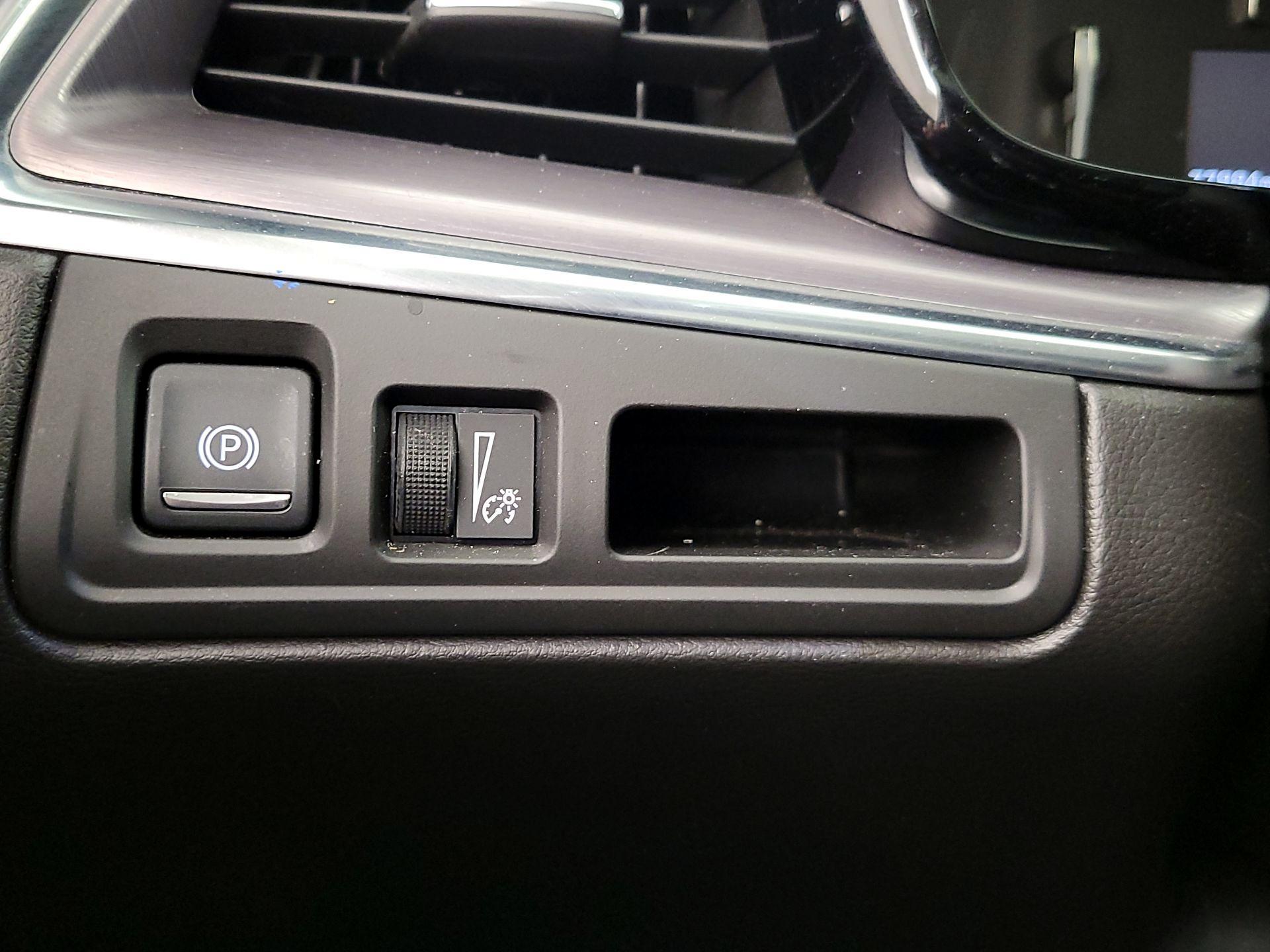 Thumbnail: 2018 Cadillac XT5 - 13