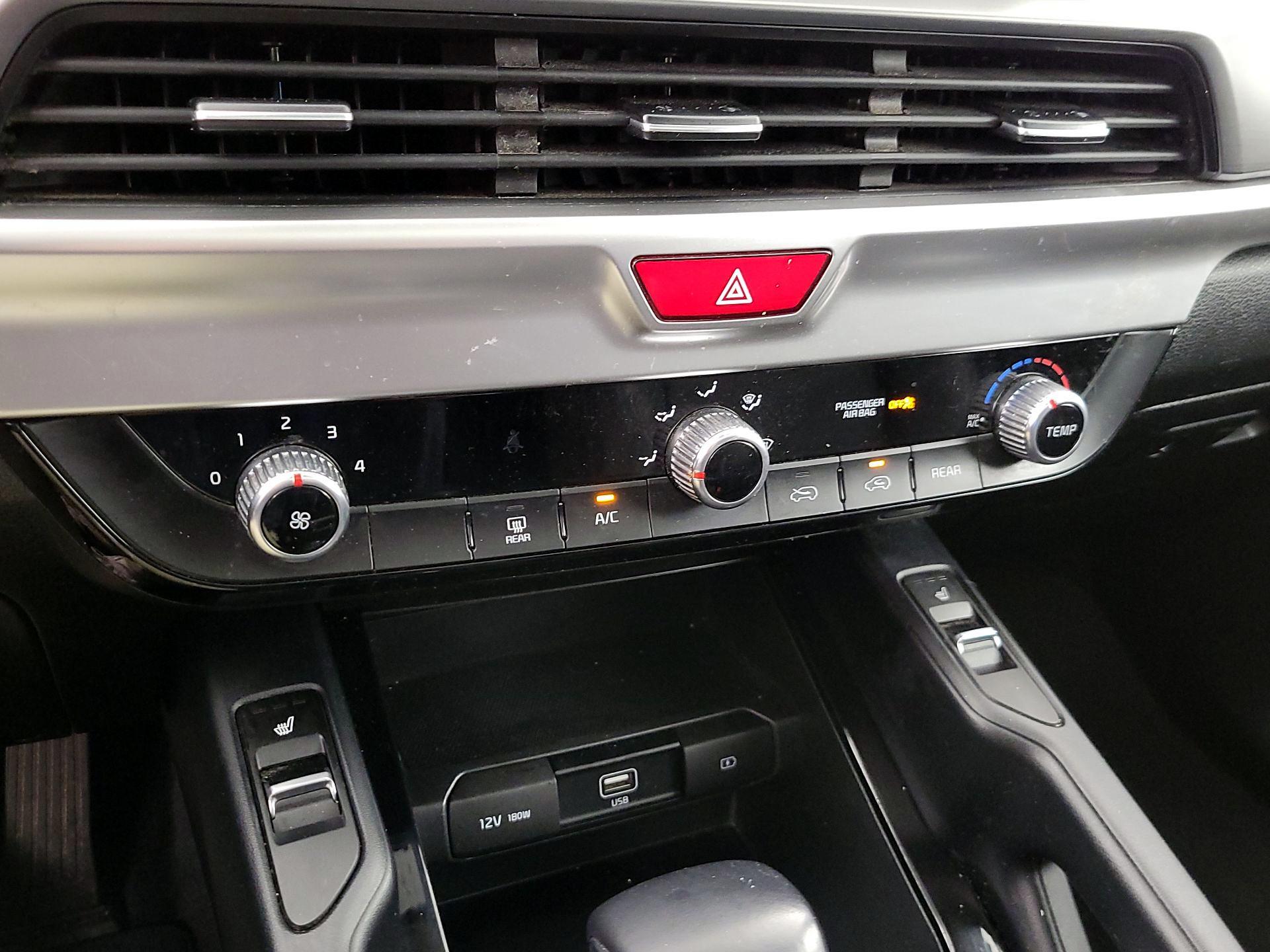 Thumbnail: 2020 Kia Telluride - 16