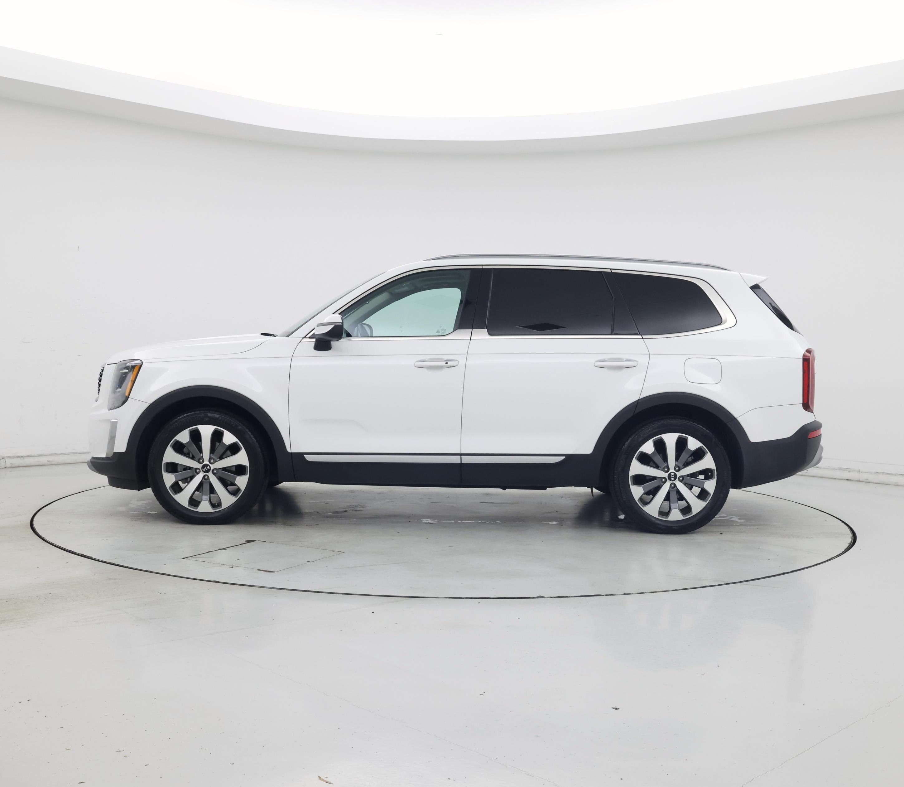 Thumbnail: 2020 Kia Telluride - 3