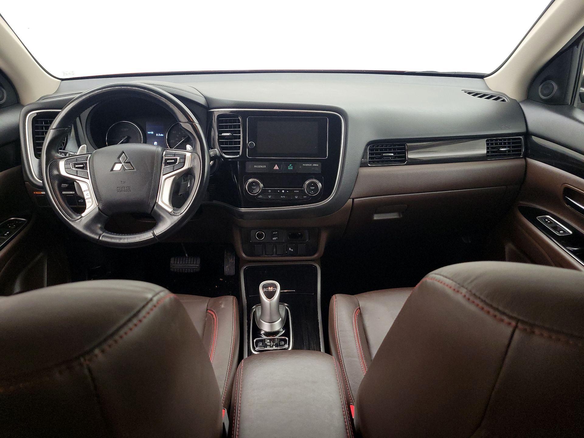 Thumbnail: 2018 Mitsubishi Outlander - 9