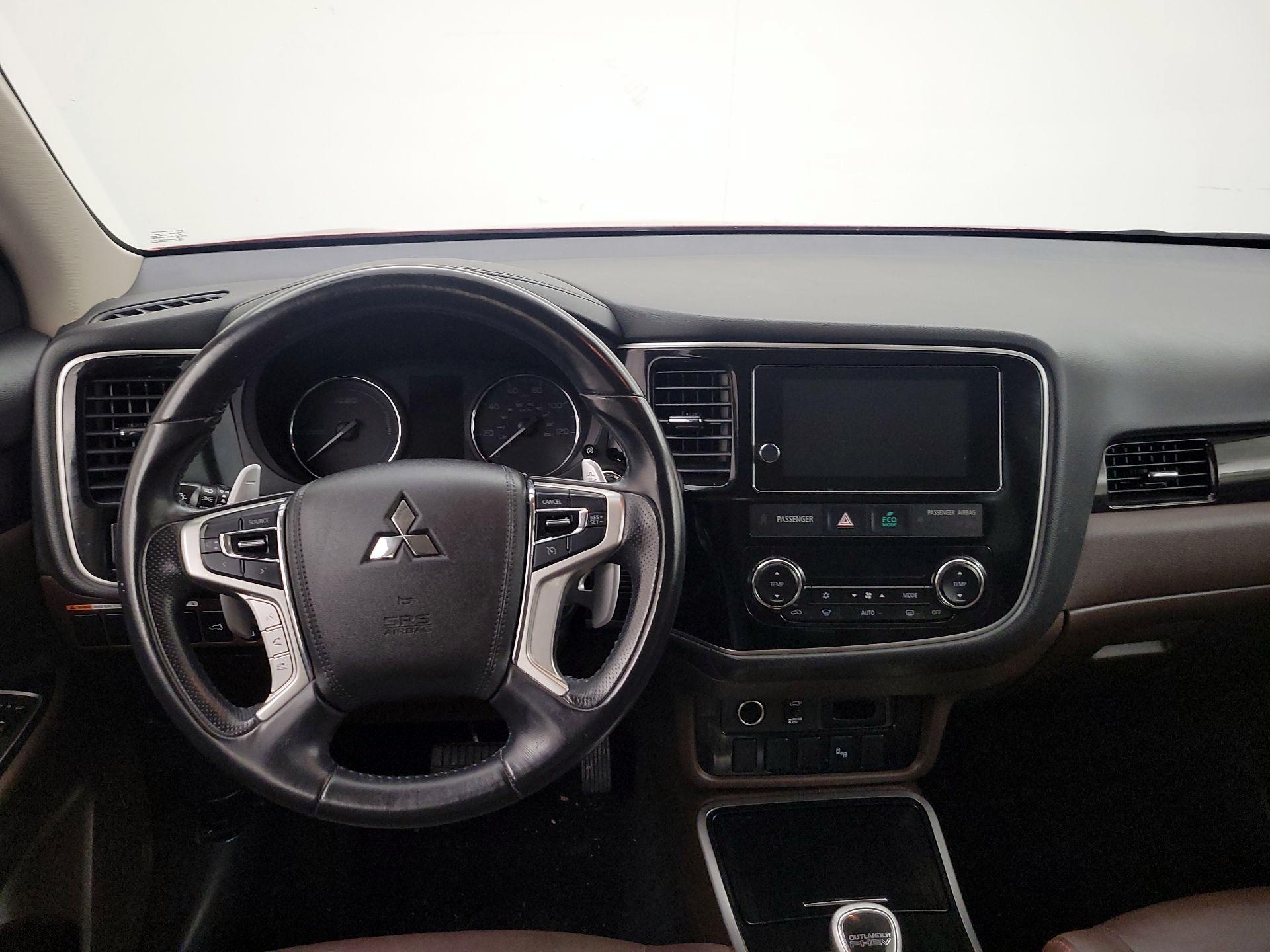 Thumbnail: 2018 Mitsubishi Outlander - 10