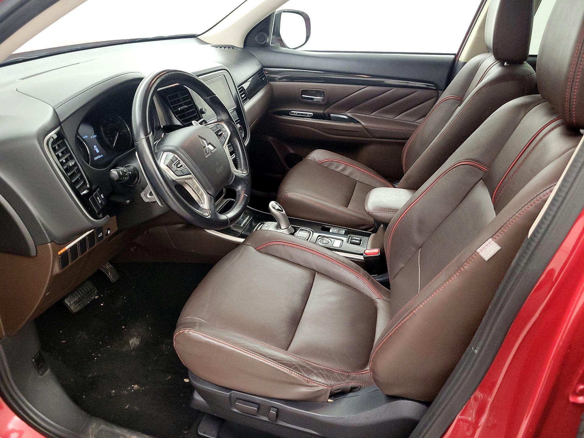 Thumbnail: 2018 Mitsubishi Outlander - 11