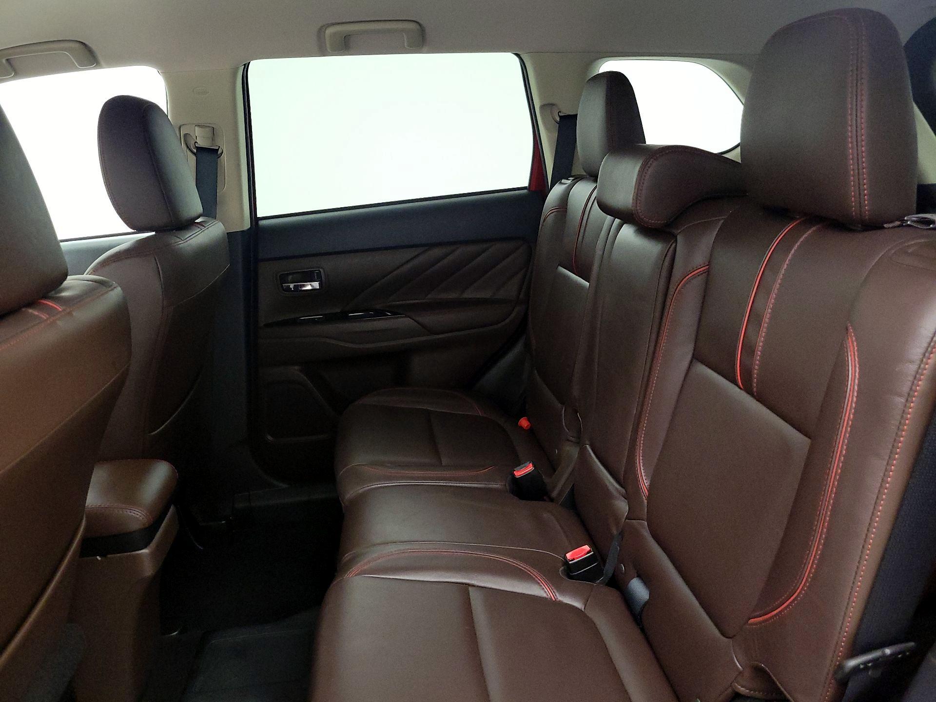 Thumbnail: 2018 Mitsubishi Outlander - 19