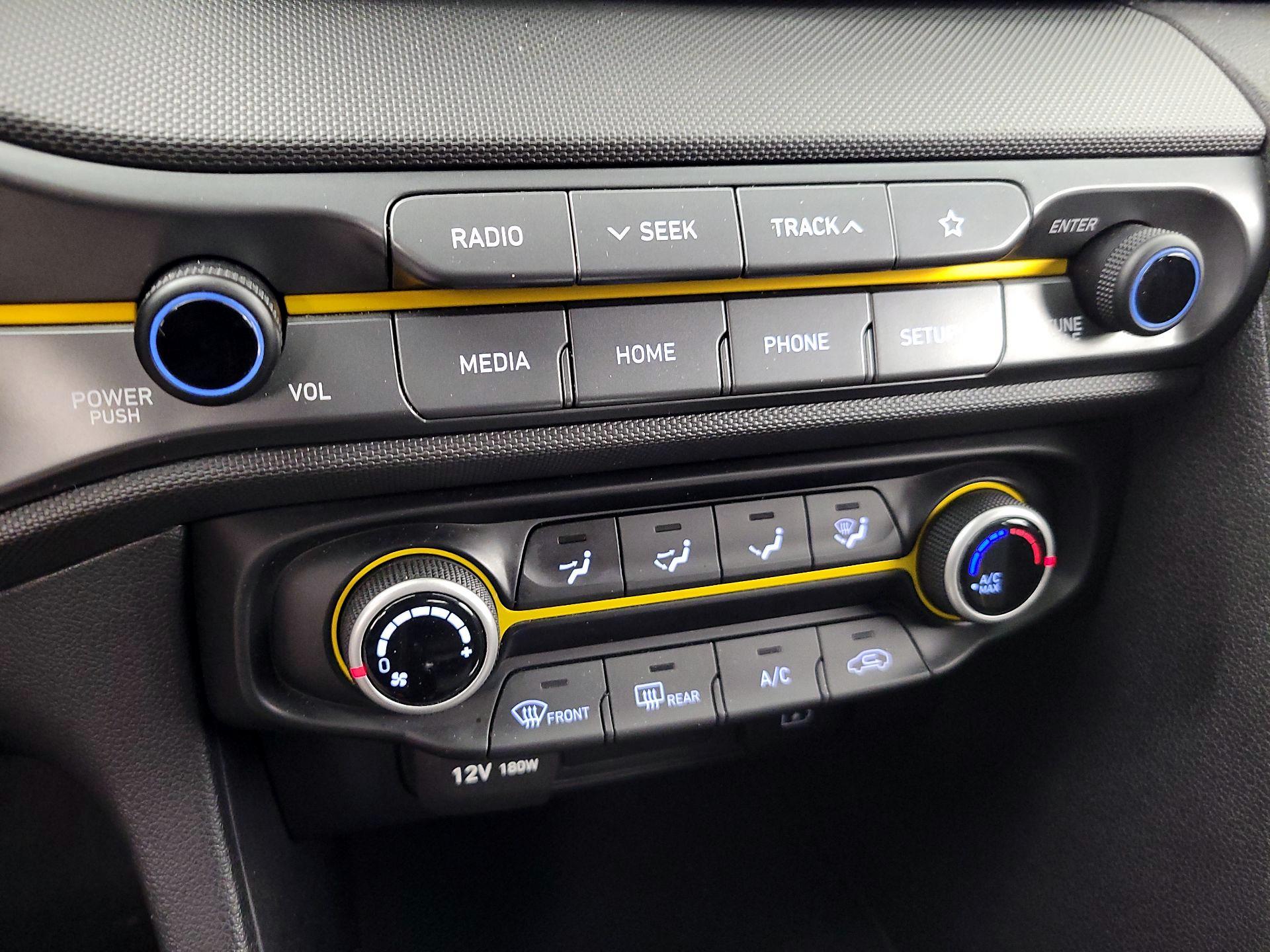 Thumbnail: 2019 Hyundai Veloster - 16