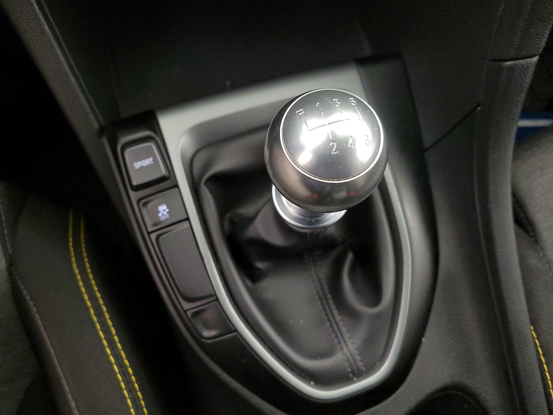 Thumbnail: 2019 Hyundai Veloster - 17