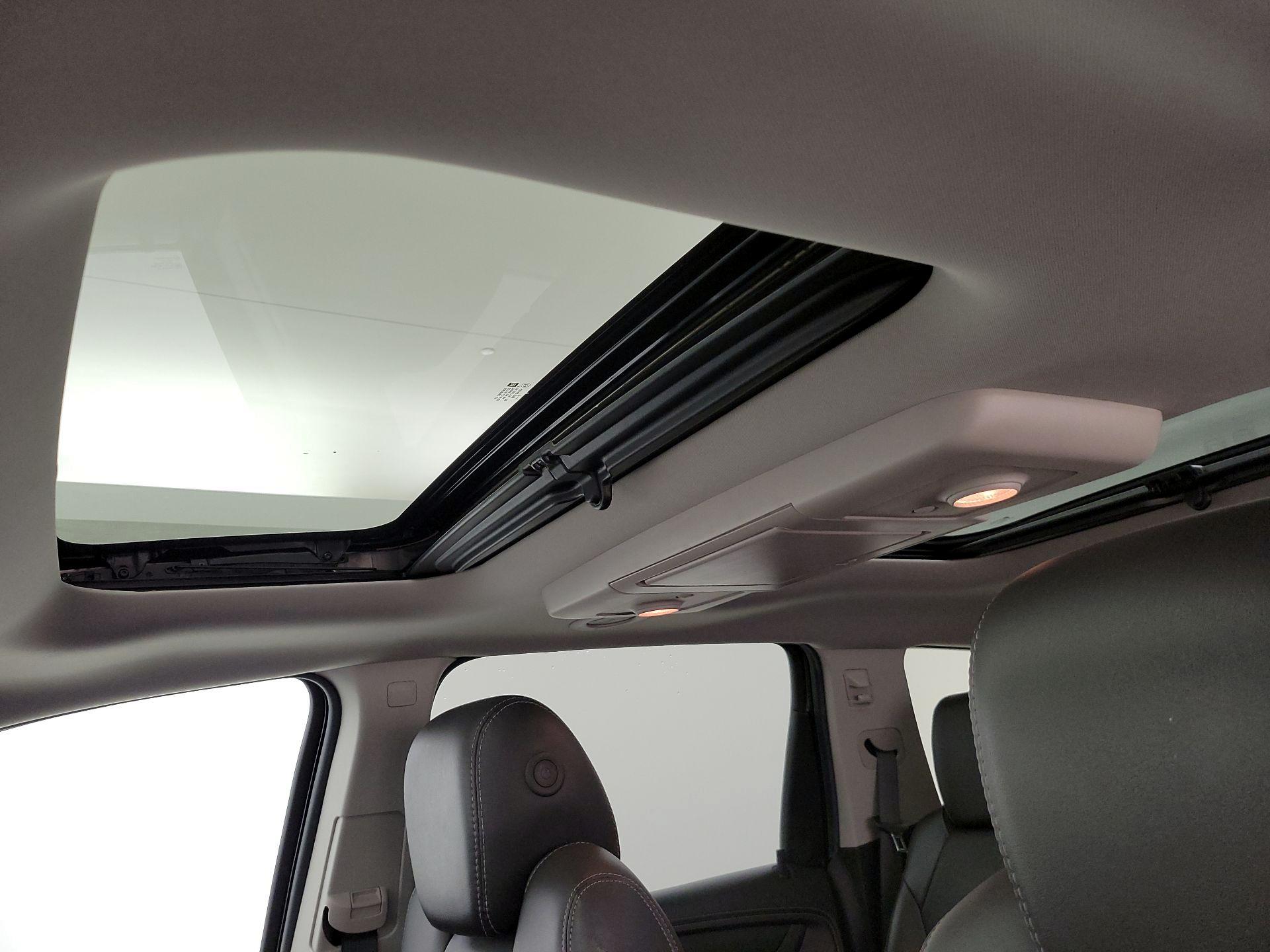 Thumbnail: 2016 Chevrolet Traverse - 20