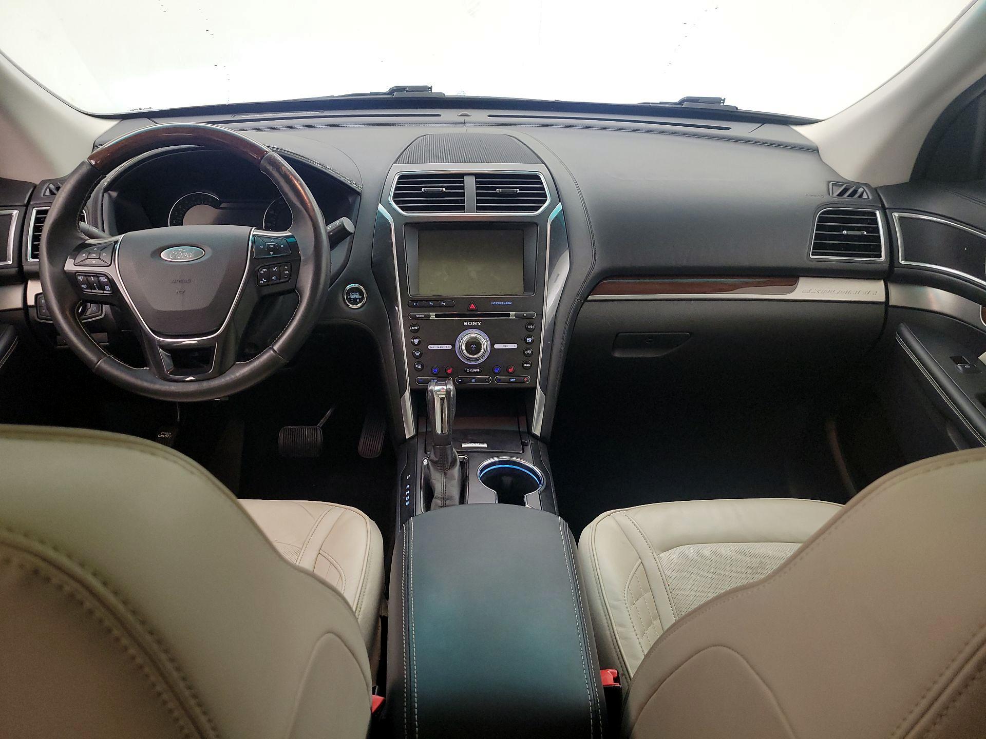 Thumbnail: 2016 Ford Explorer - 9