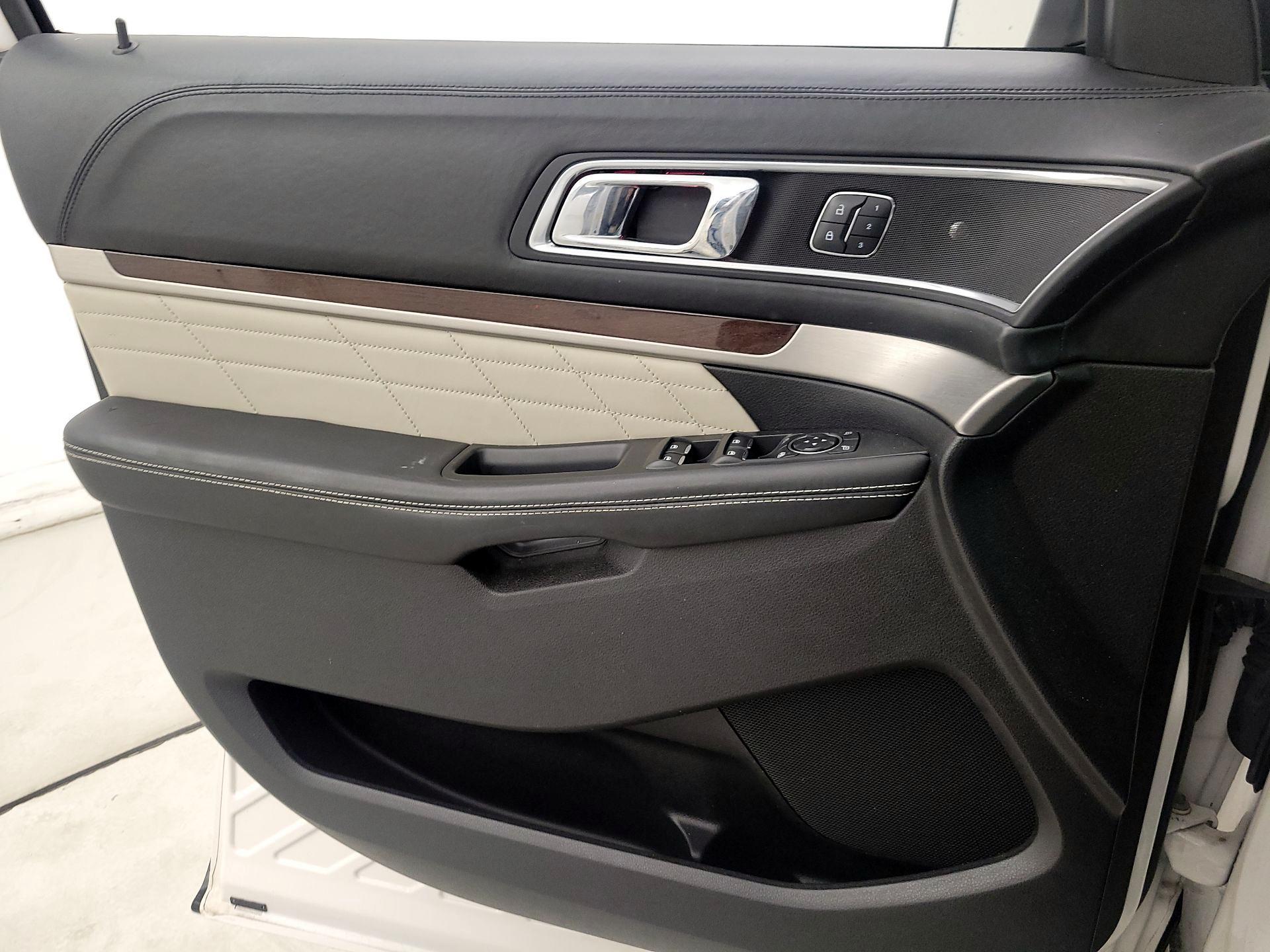 Thumbnail: 2016 Ford Explorer - 12