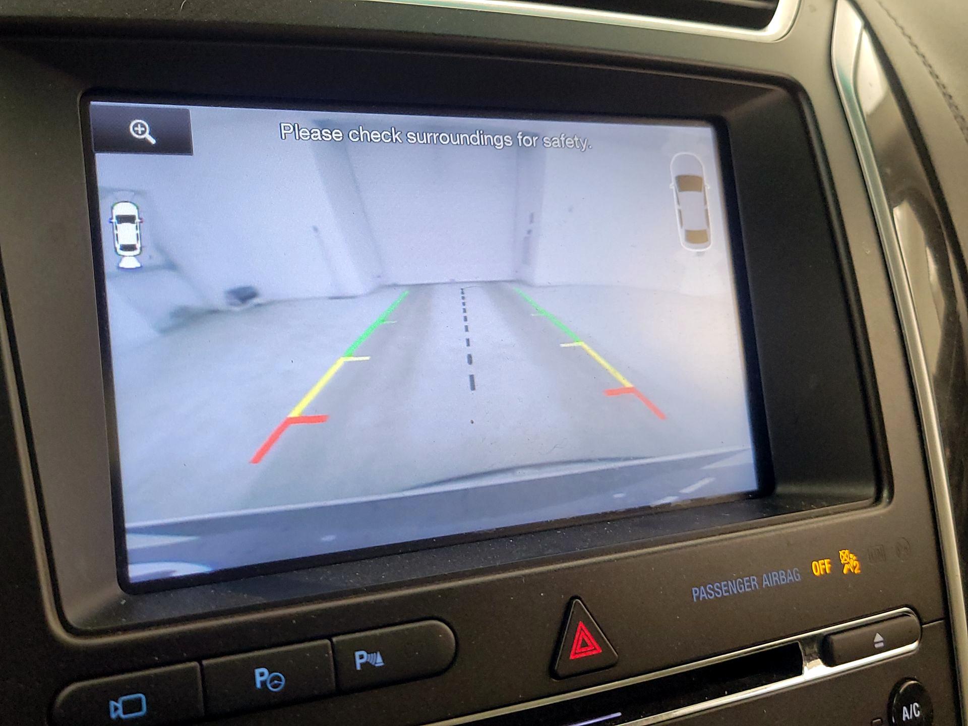 Thumbnail: 2016 Ford Explorer - 15