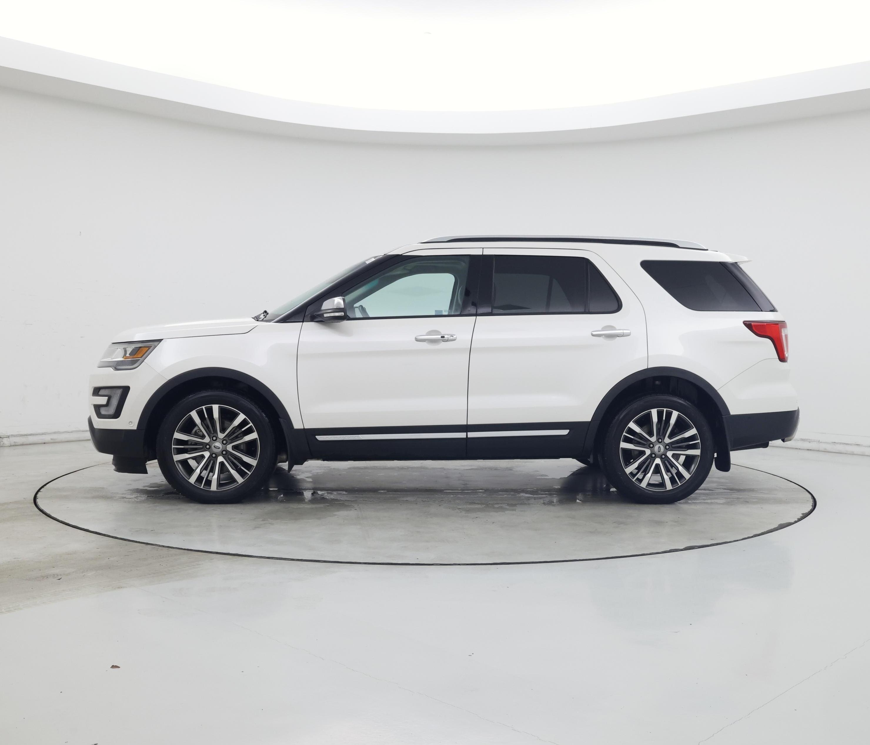 Thumbnail: 2016 Ford Explorer - 3