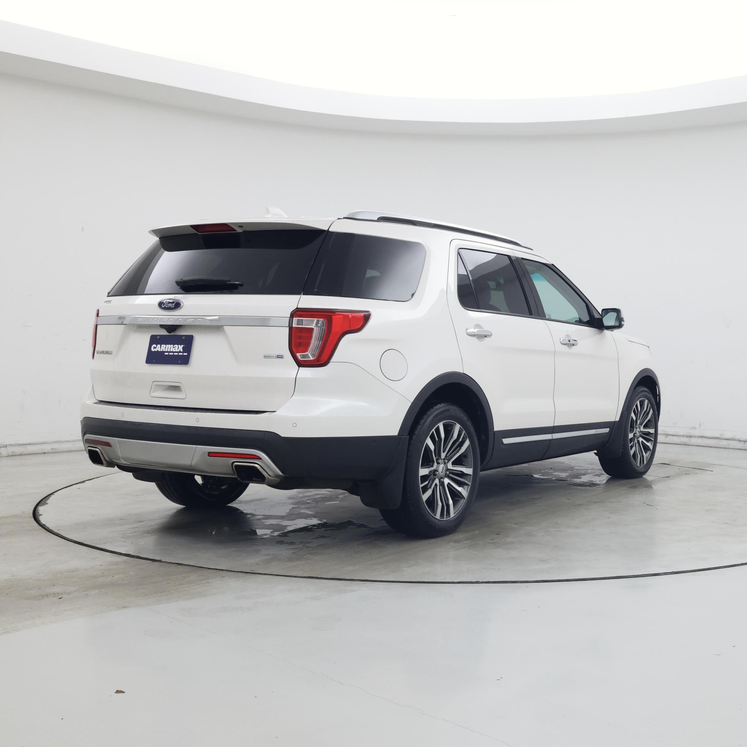 Thumbnail: 2016 Ford Explorer - 8