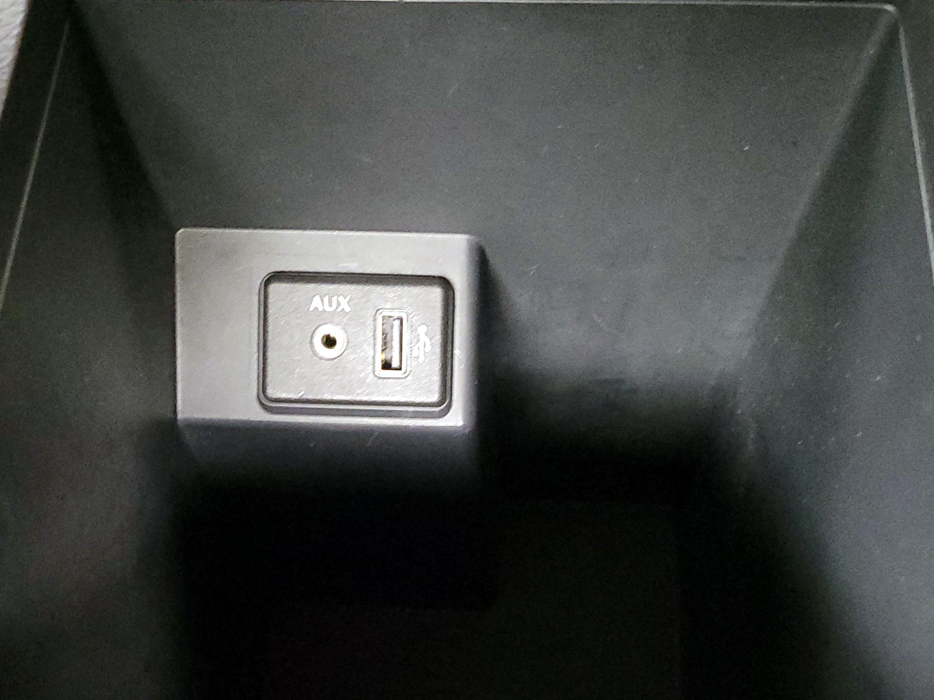 Thumbnail: 2019 Nissan Sentra - 18