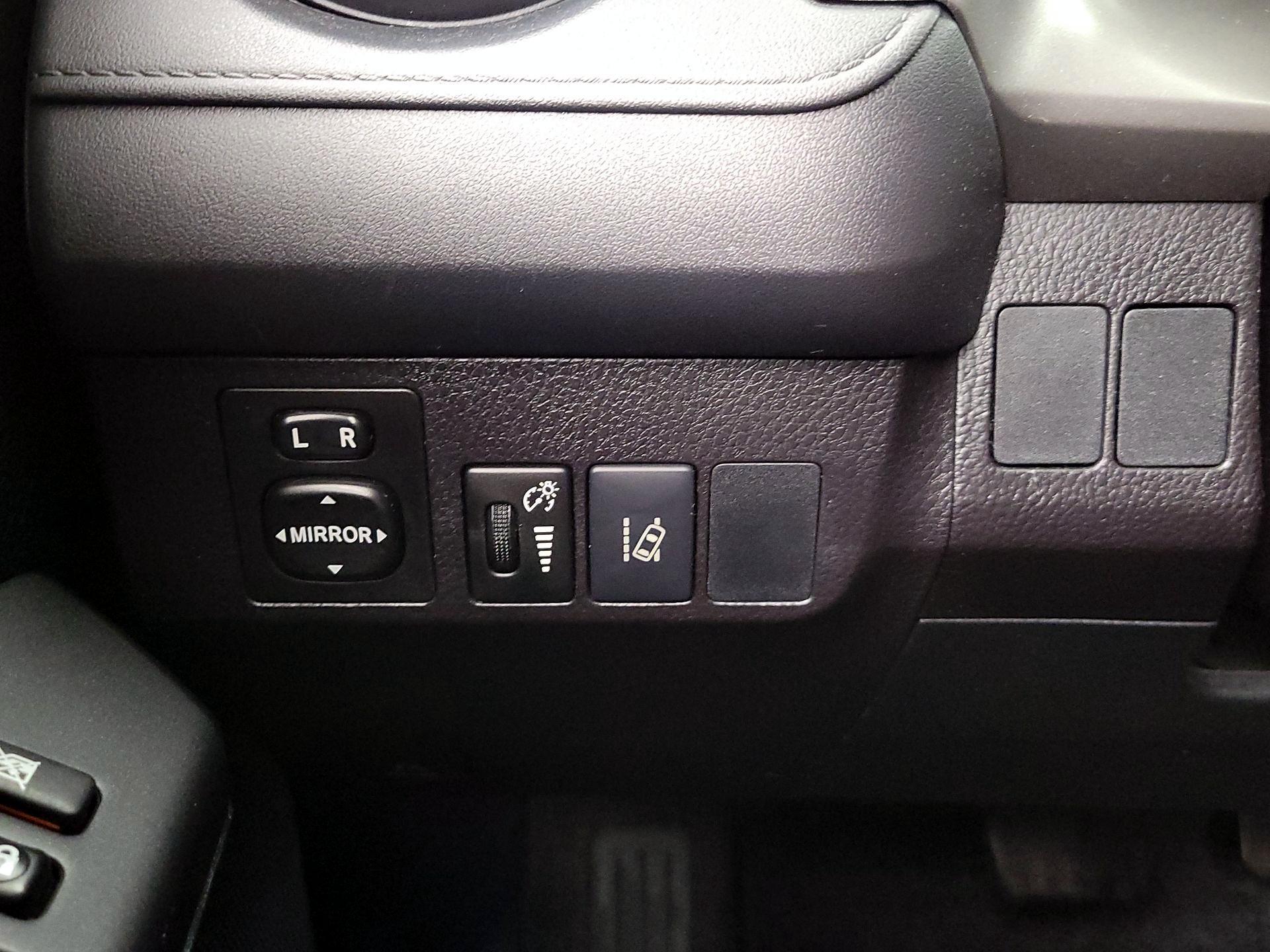 Thumbnail: 2017 Toyota RAV4 - 13