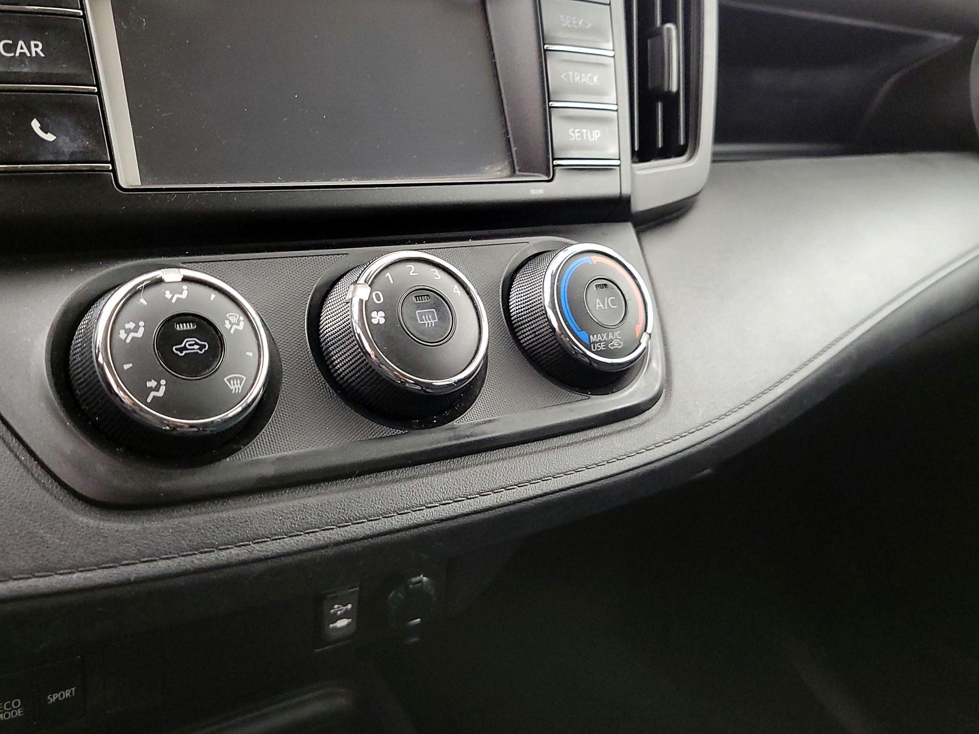 Thumbnail: 2017 Toyota RAV4 - 16