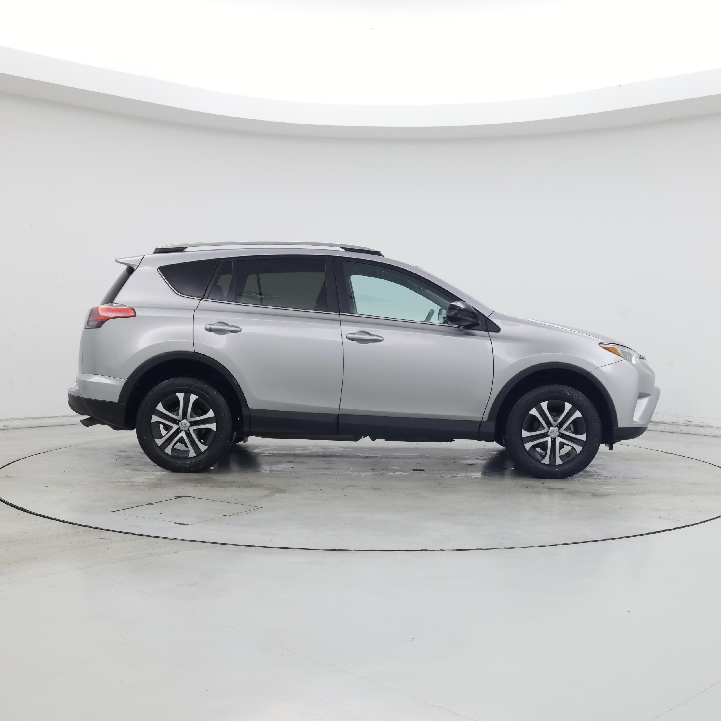 Thumbnail: 2017 Toyota RAV4 - 7