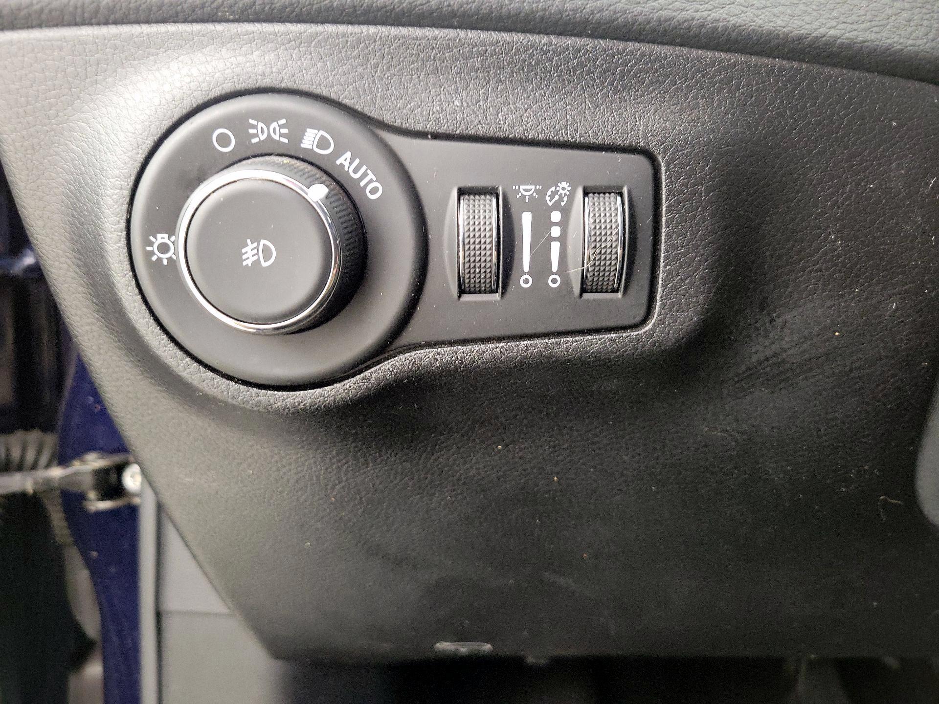 Thumbnail: 2020 Jeep Compass - 13