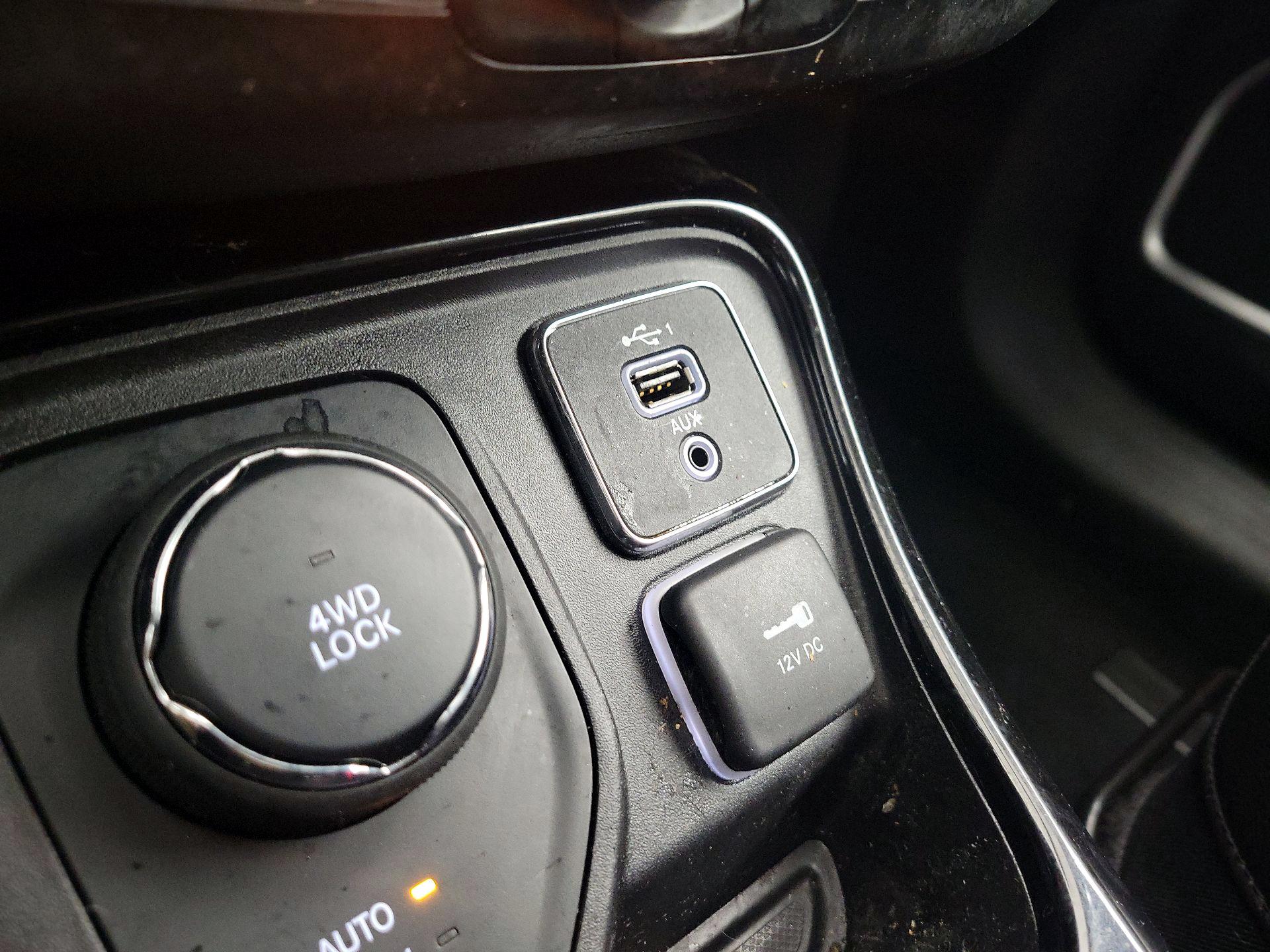 Thumbnail: 2020 Jeep Compass - 18