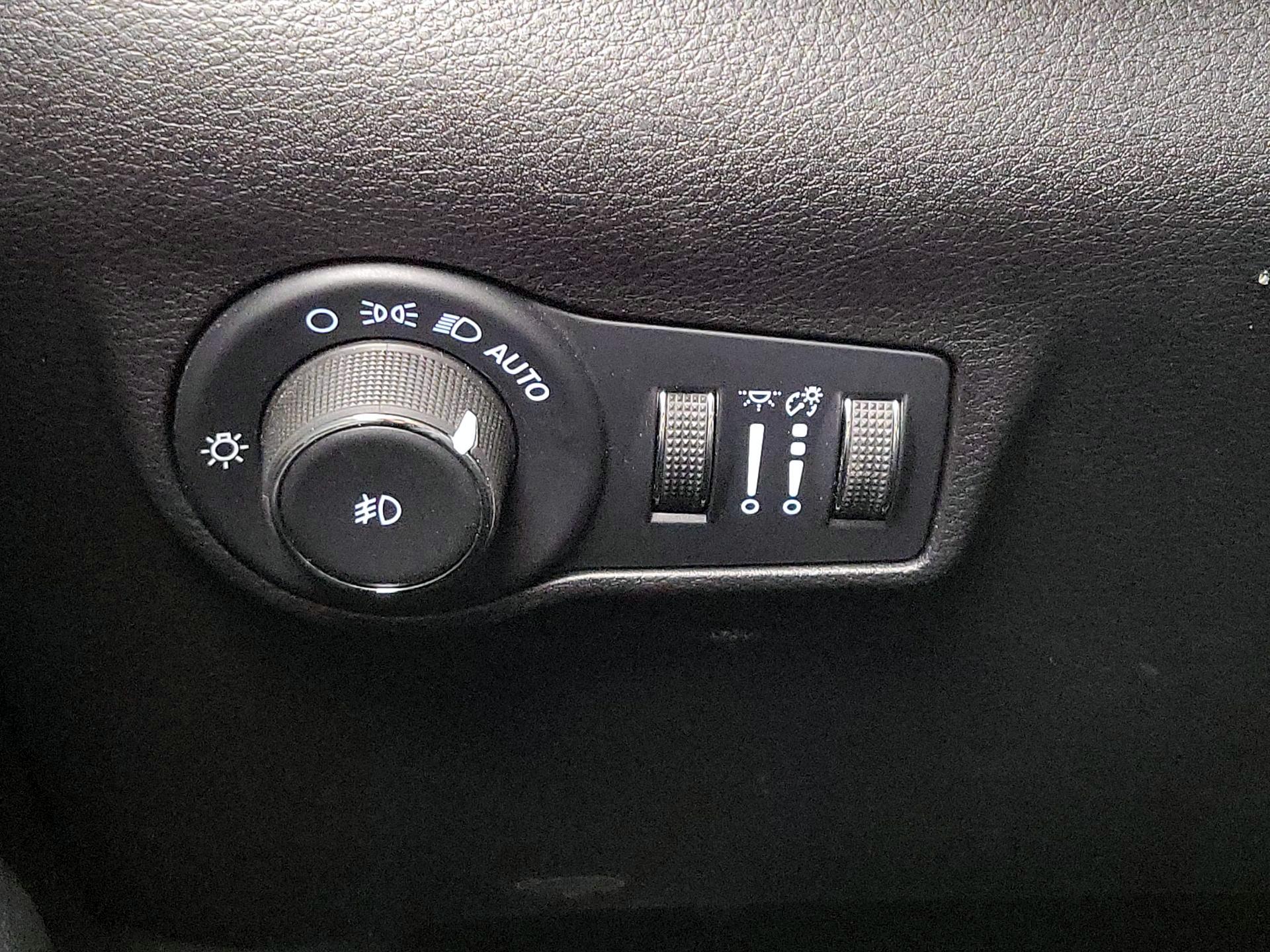 Thumbnail: 2022 Jeep Compass - 13