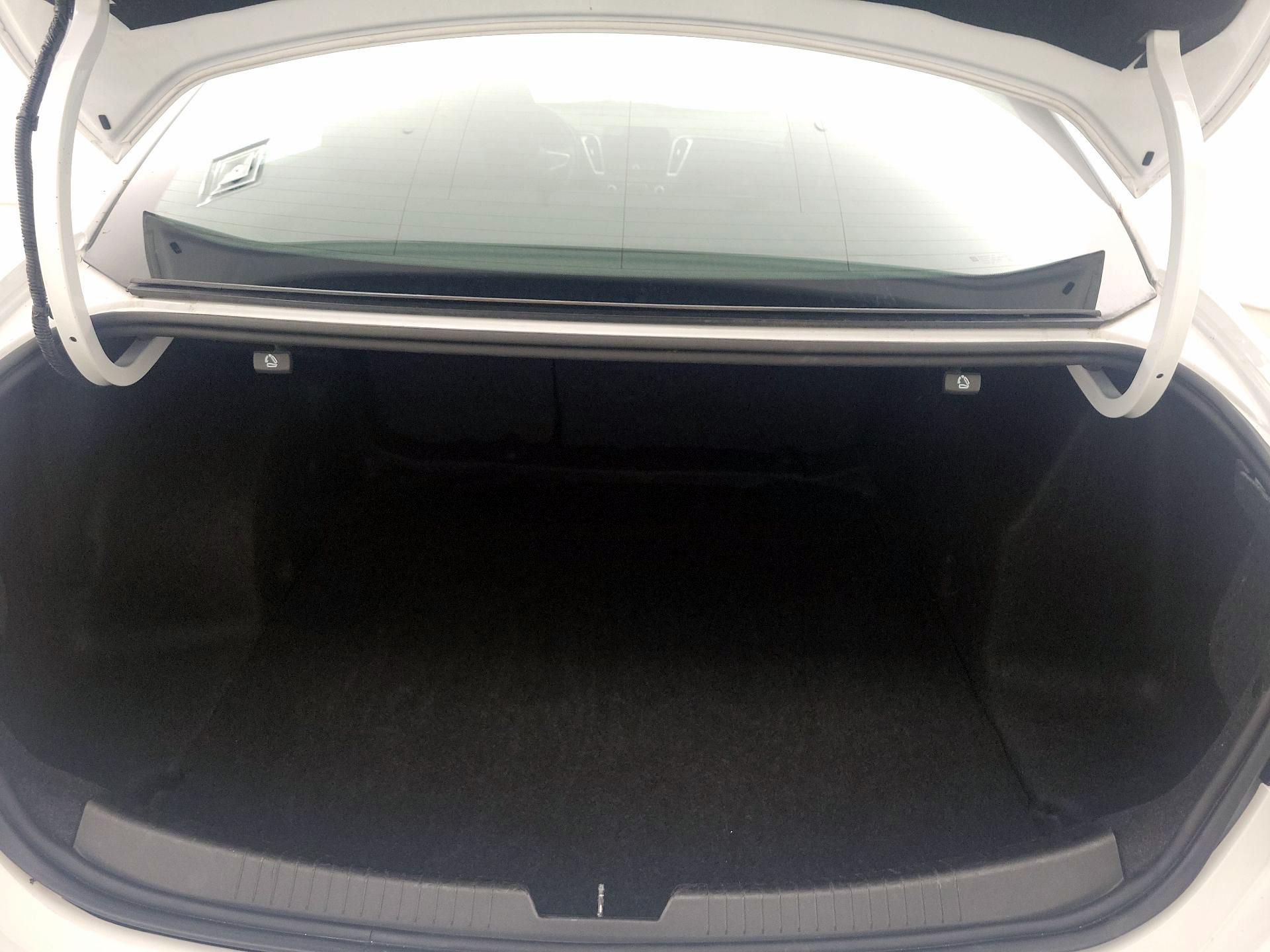 Thumbnail: 2023 Chevrolet Malibu - 20