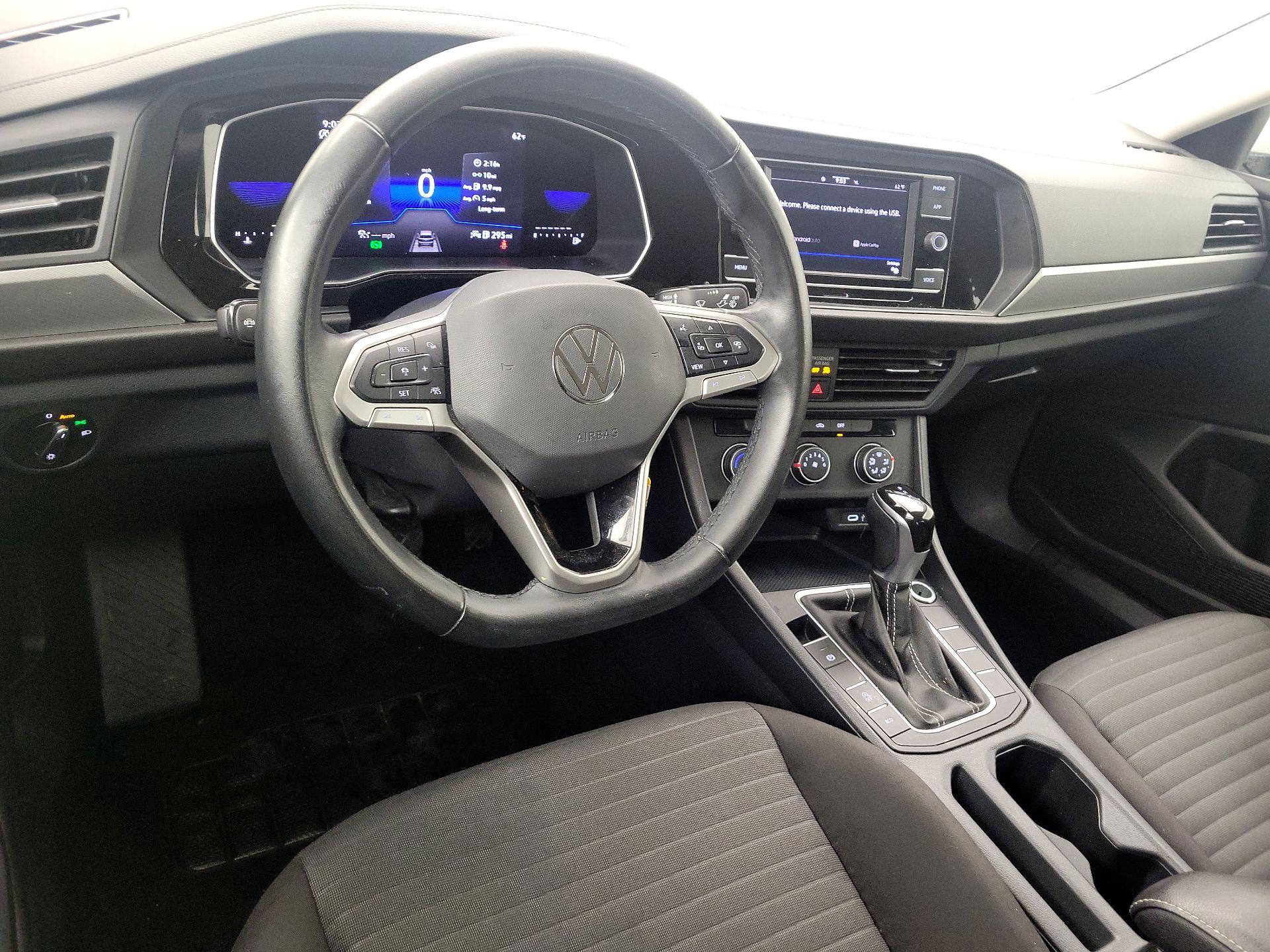 Thumbnail: 2024 Volkswagen Jetta - 9