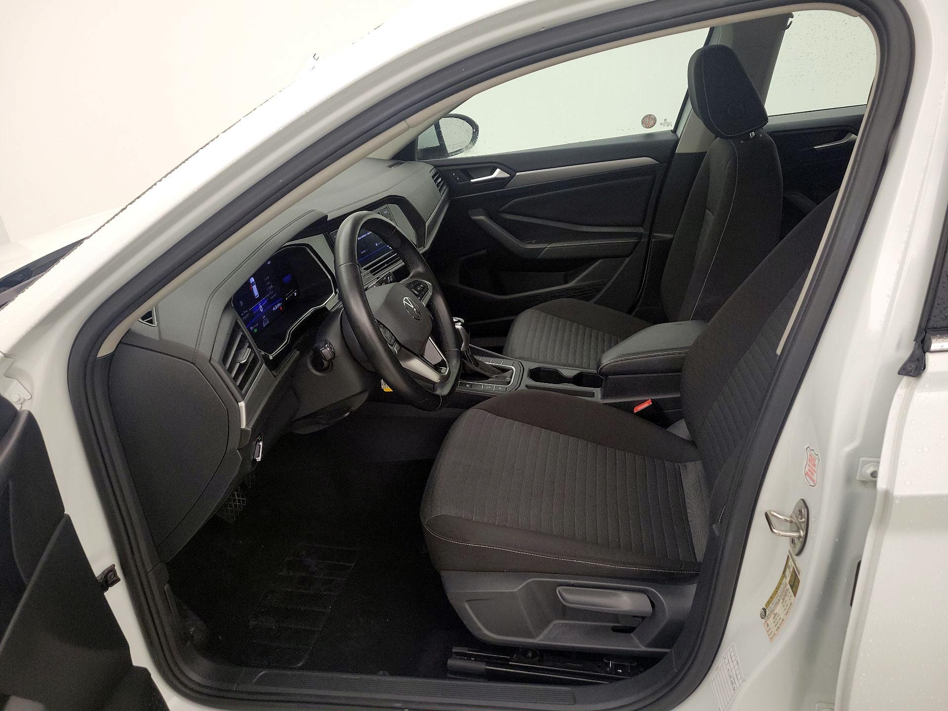 Thumbnail: 2024 Volkswagen Jetta - 11