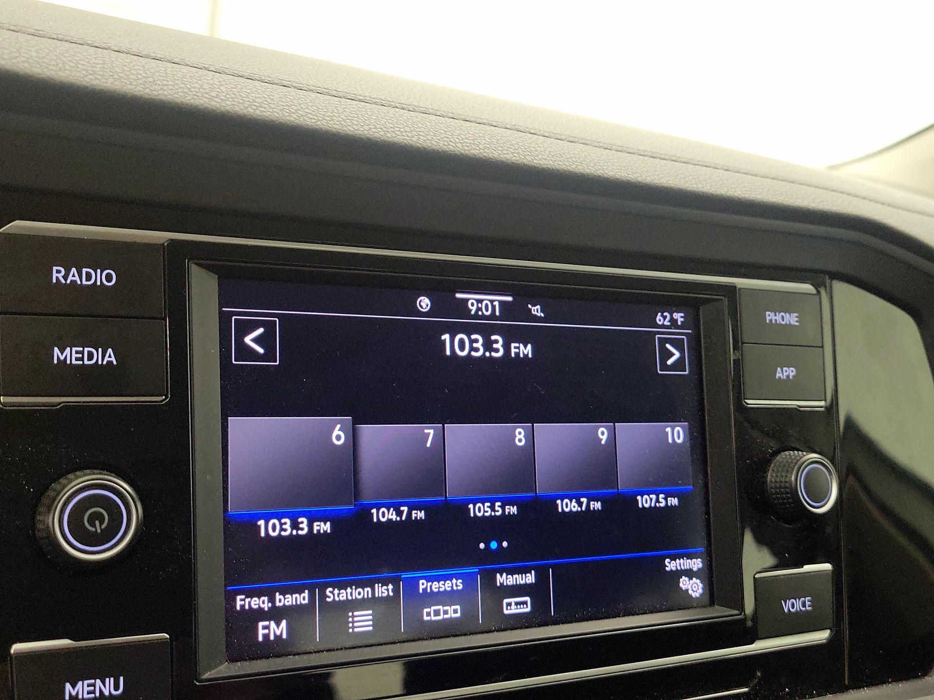 Thumbnail: 2024 Volkswagen Jetta - 15