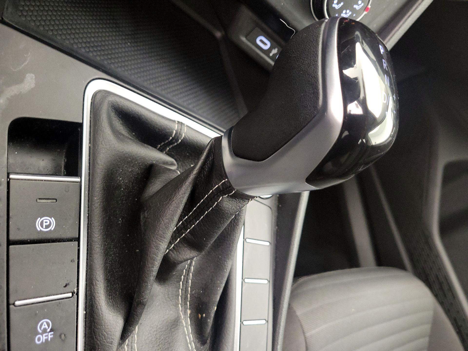 Thumbnail: 2024 Volkswagen Jetta - 17