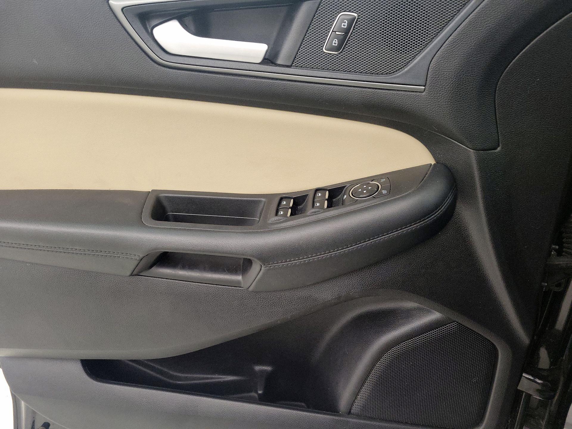 Thumbnail: 2020 Ford Edge - 12