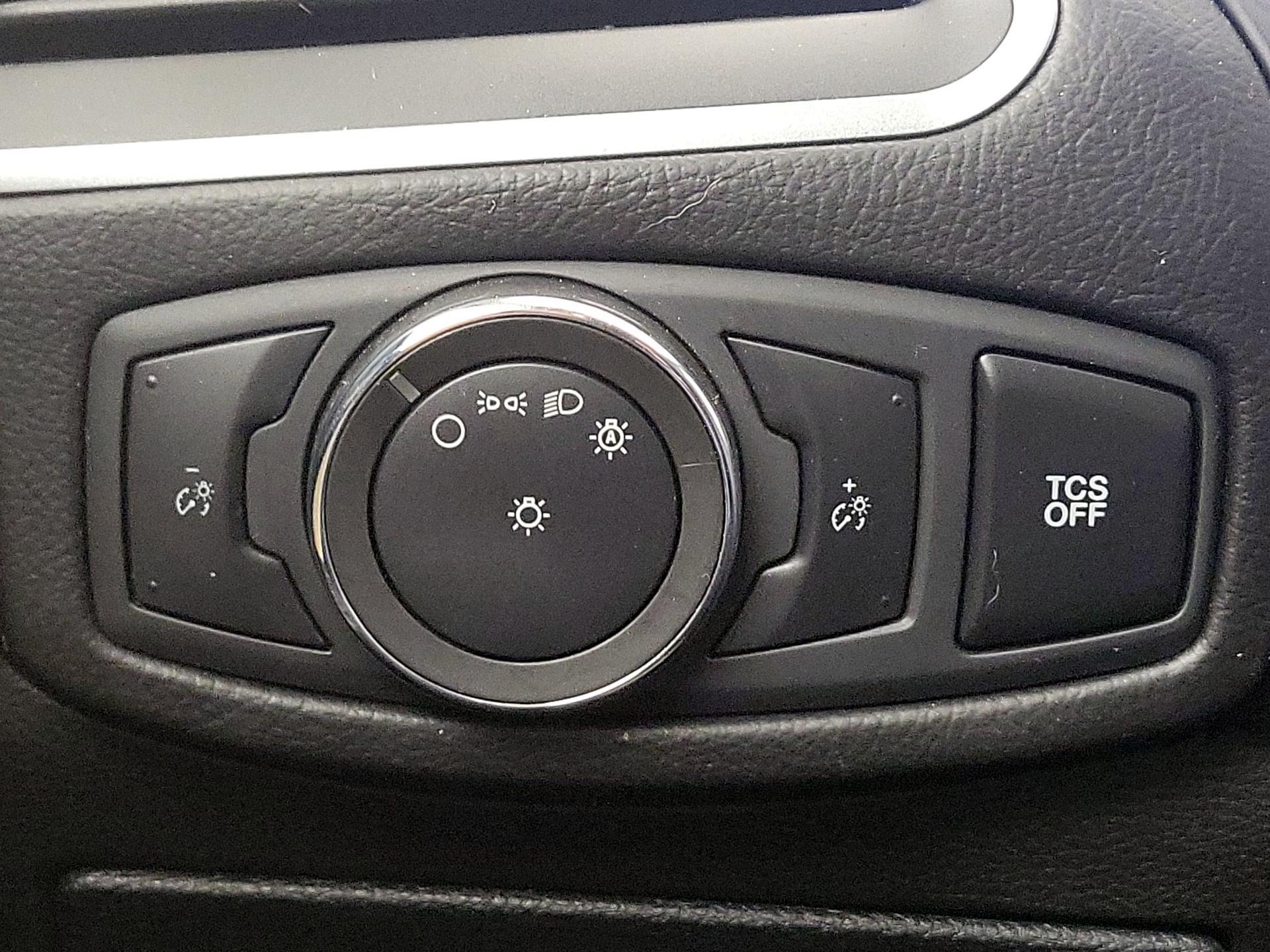 Thumbnail: 2020 Ford Edge - 13