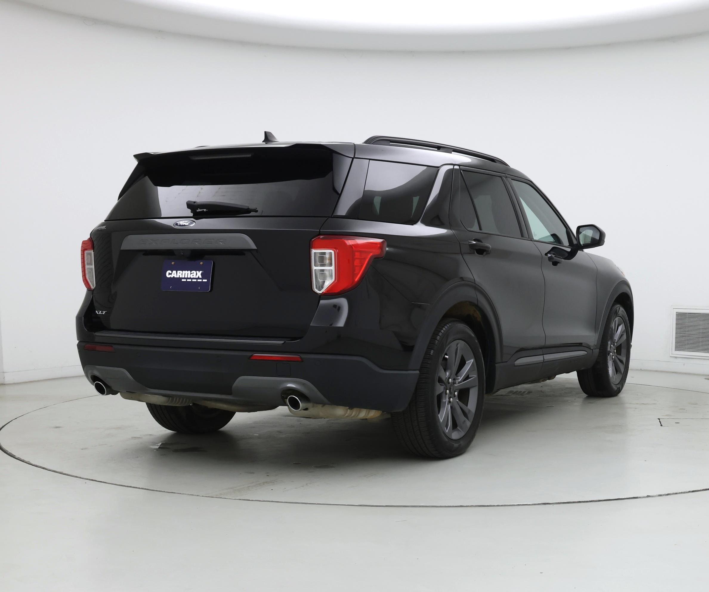 Thumbnail: 2022 Ford Explorer - 8